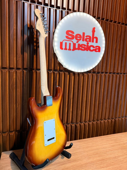 Guitarra Squier Affinity Series Stratocaster FMT HSS – Sienna Sunburst