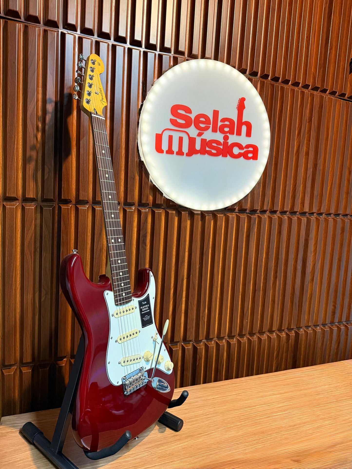 Guitarra Fender Player II Stratocaster – Transparent Cherry Burst