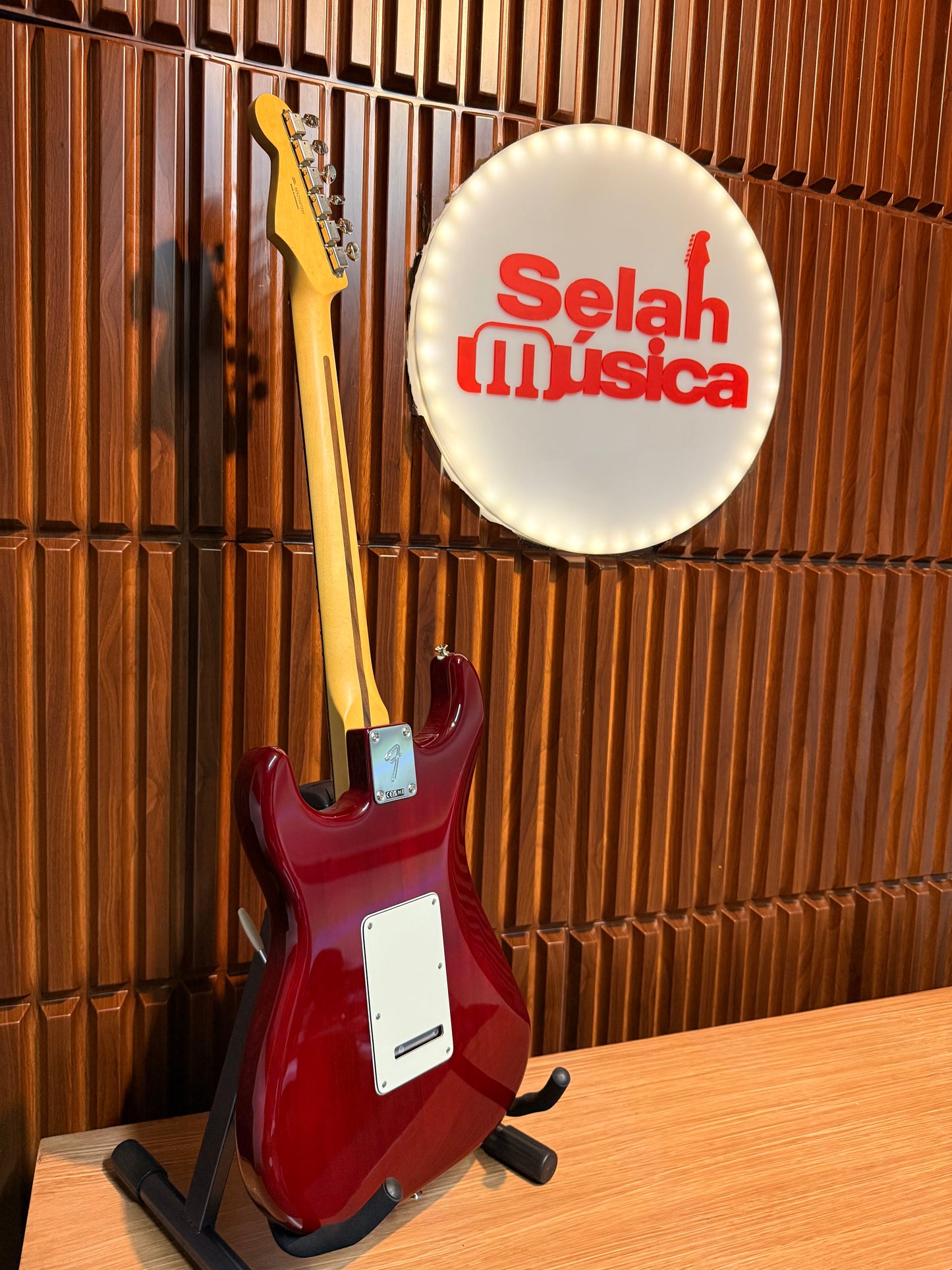 Guitarra Fender Player II Stratocaster – Transparent Cherry Burst