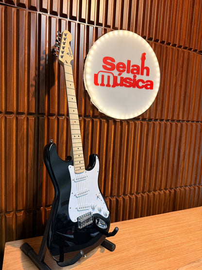 Guitarra Squier Sonic Stratocaster – Negra