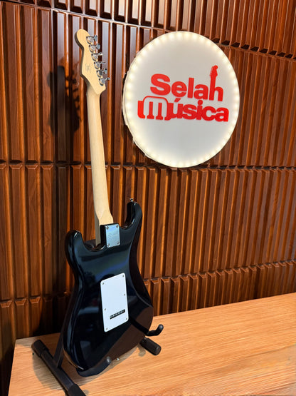 Guitarra Squier Sonic Stratocaster – Negra