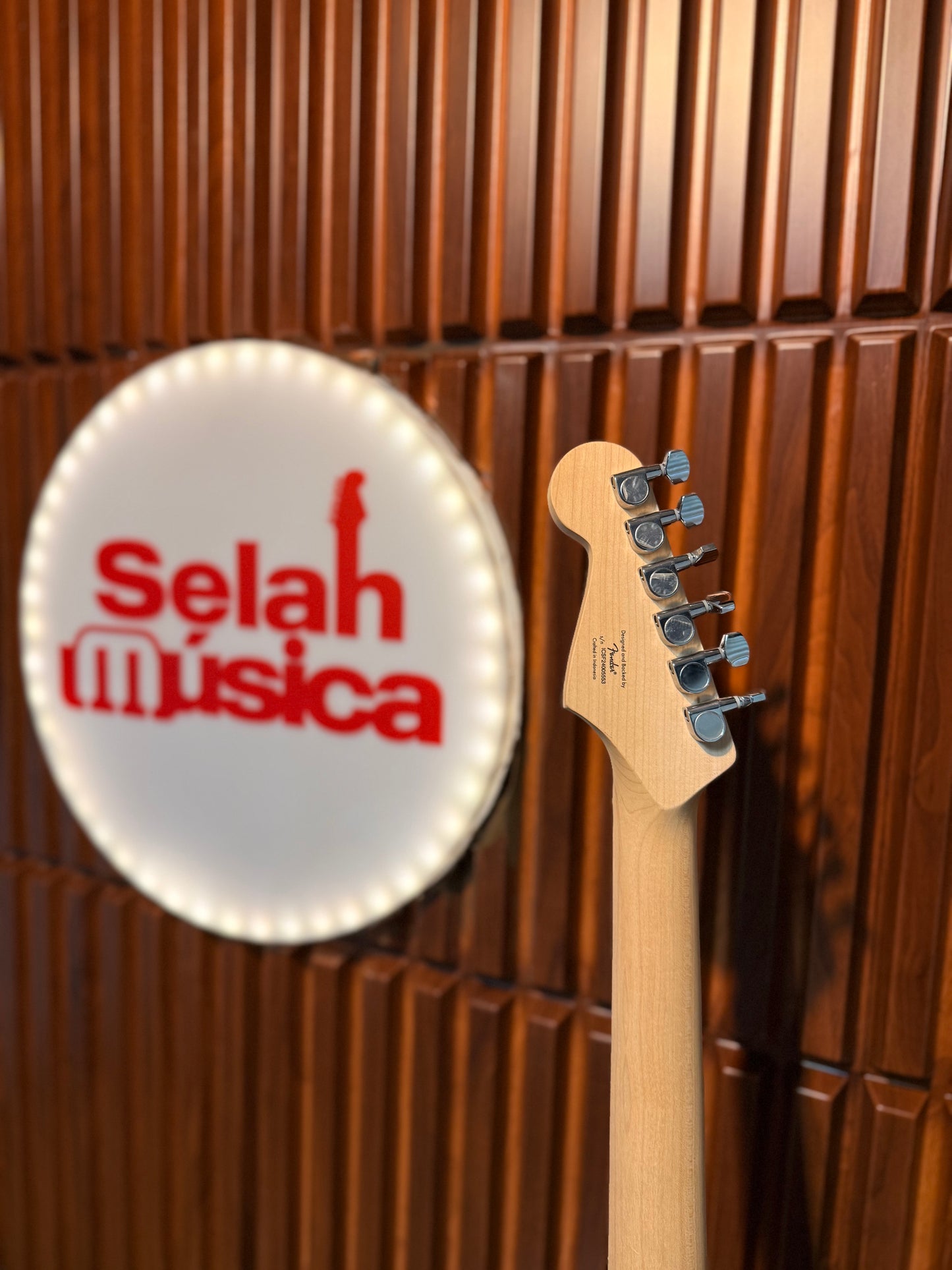 Guitarra Squier Sonic Stratocaster – Negra
