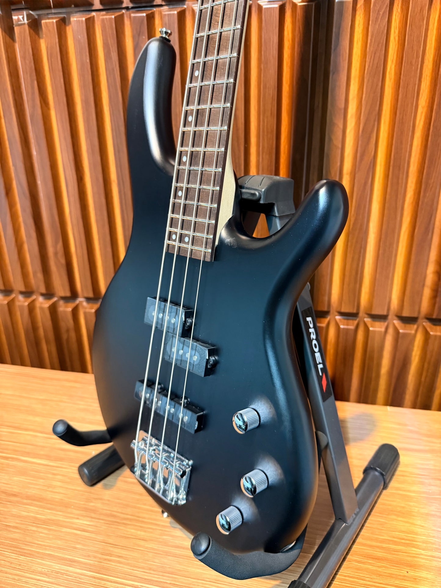Bajo Eléctrico Cort Action PJ – Open Pore Black