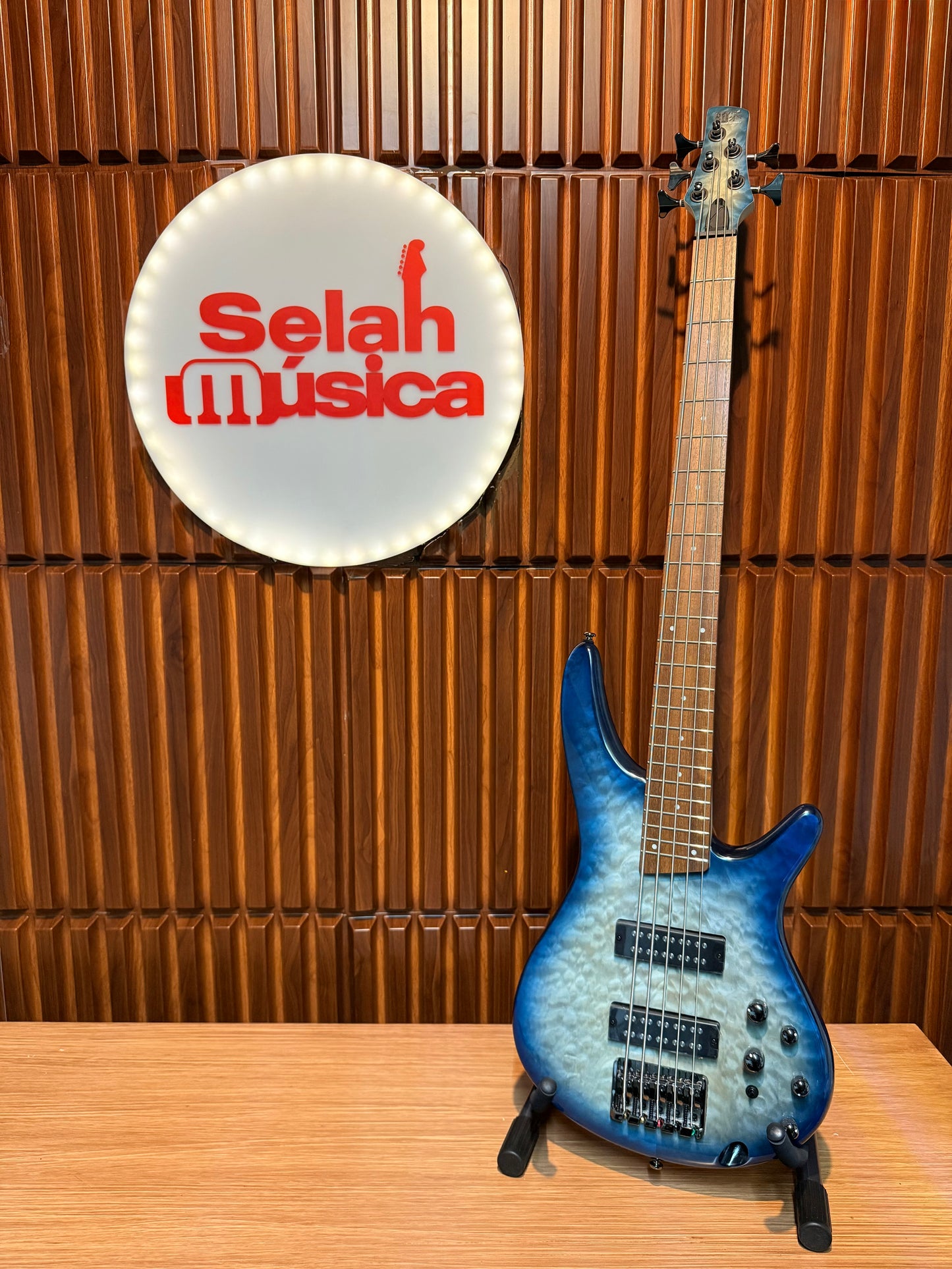 Bajo Eléctrico Ibanez SR405EQM-SCB – Azul Stained Burst Matte