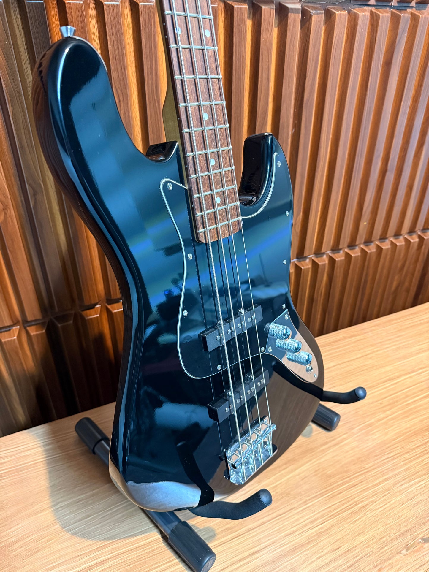Bajo Eléctrico Stagg SBJ-30 STF 4 Cuerdas – Black