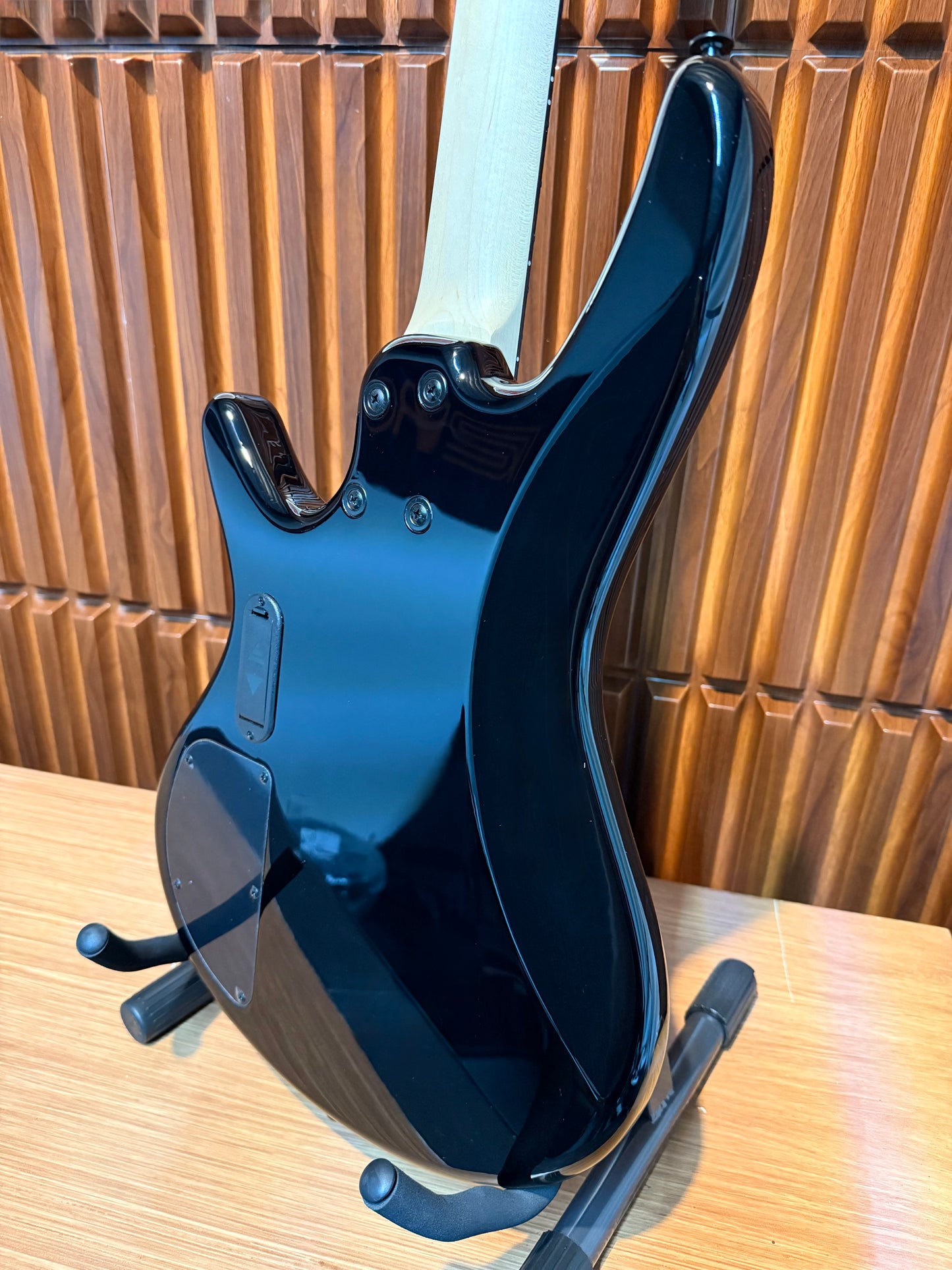 Bajo Eléctrico Ibanez GSR280QA – Transparent Yellow Sunburst