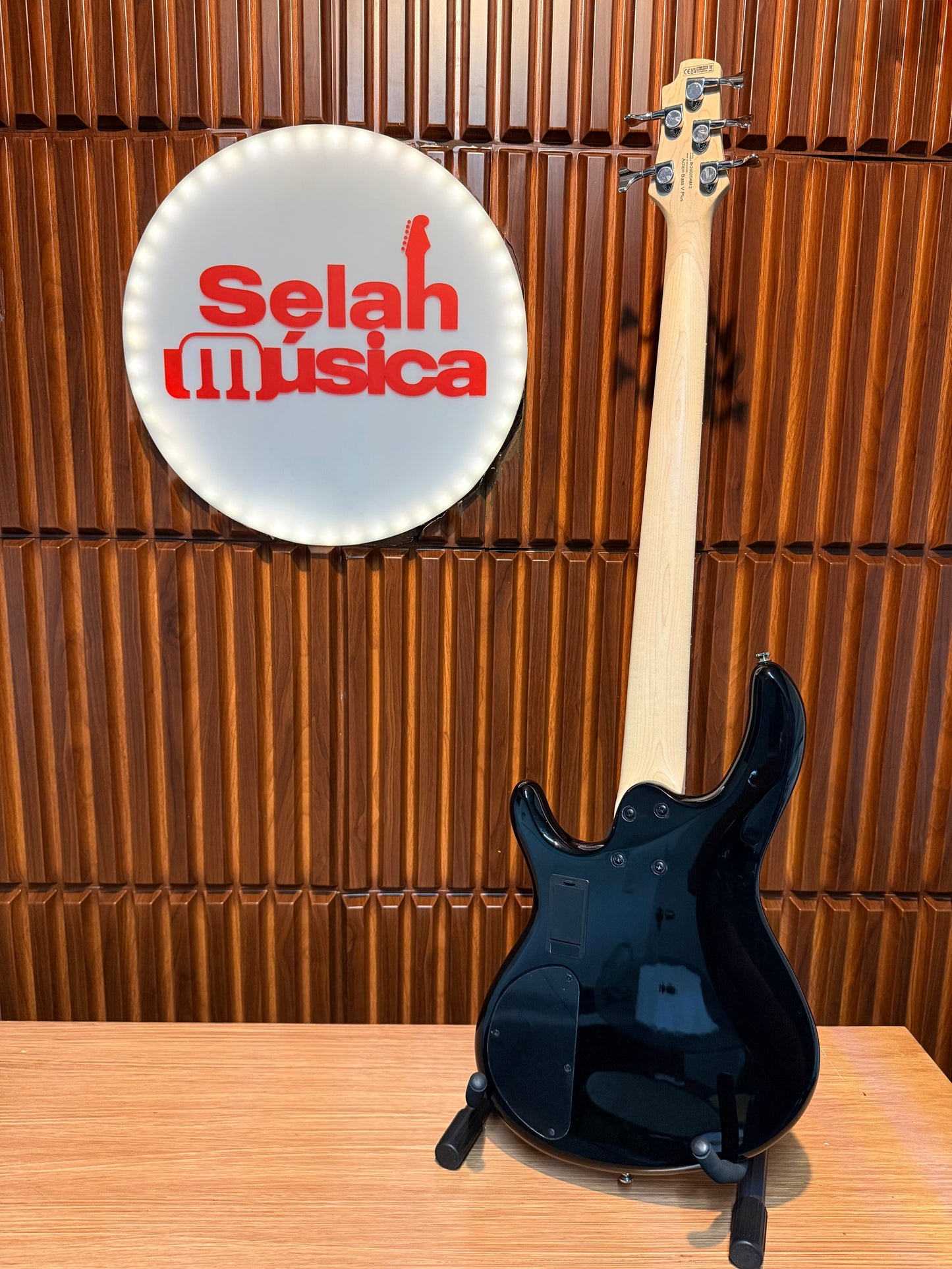 Bajo Eléctrico Cort Action Bass V Plus 5 Cuerdas – Black