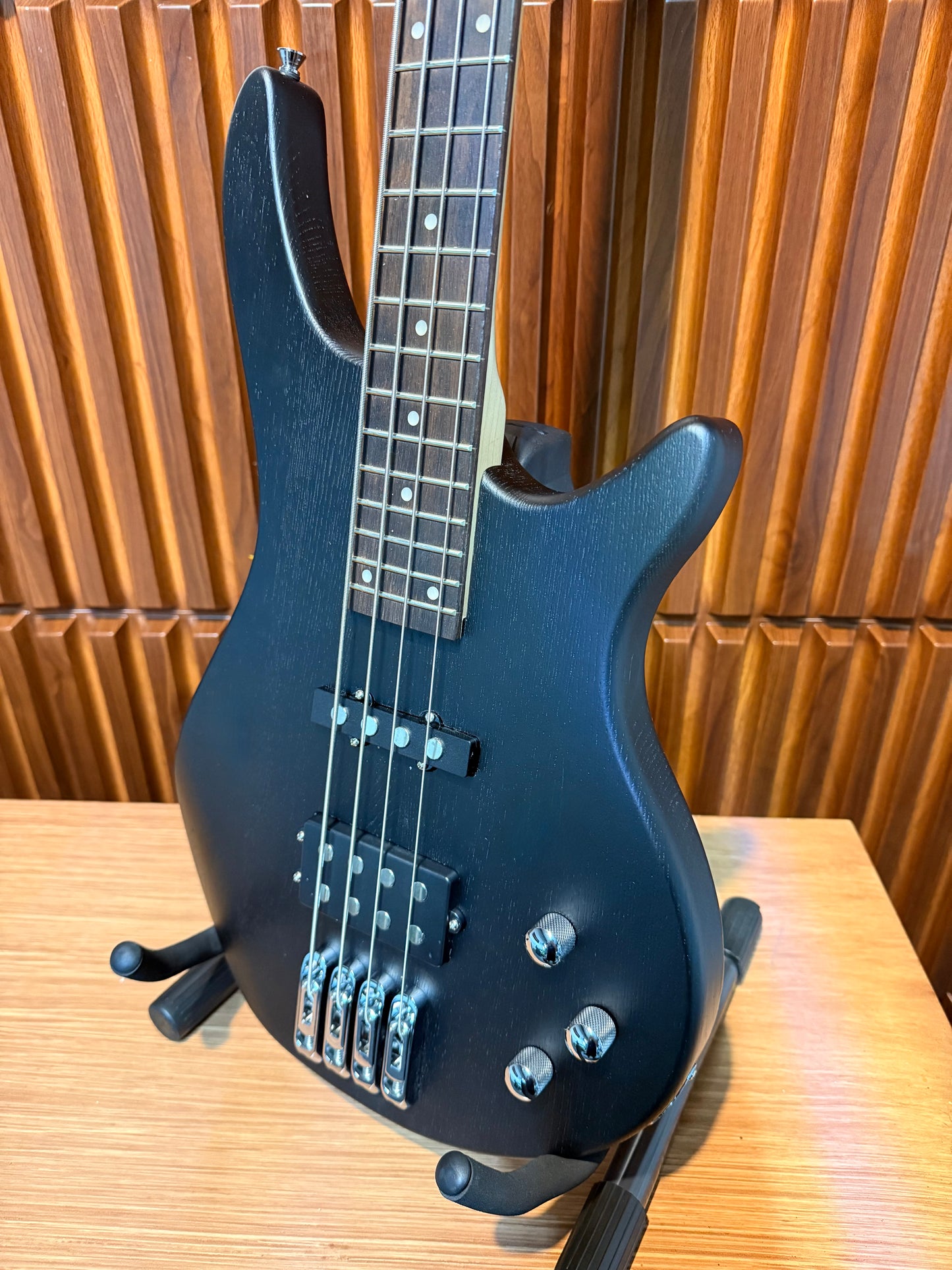 Bajo Eléctrico Stagg SBF-40 4 Cuerdas – Black
