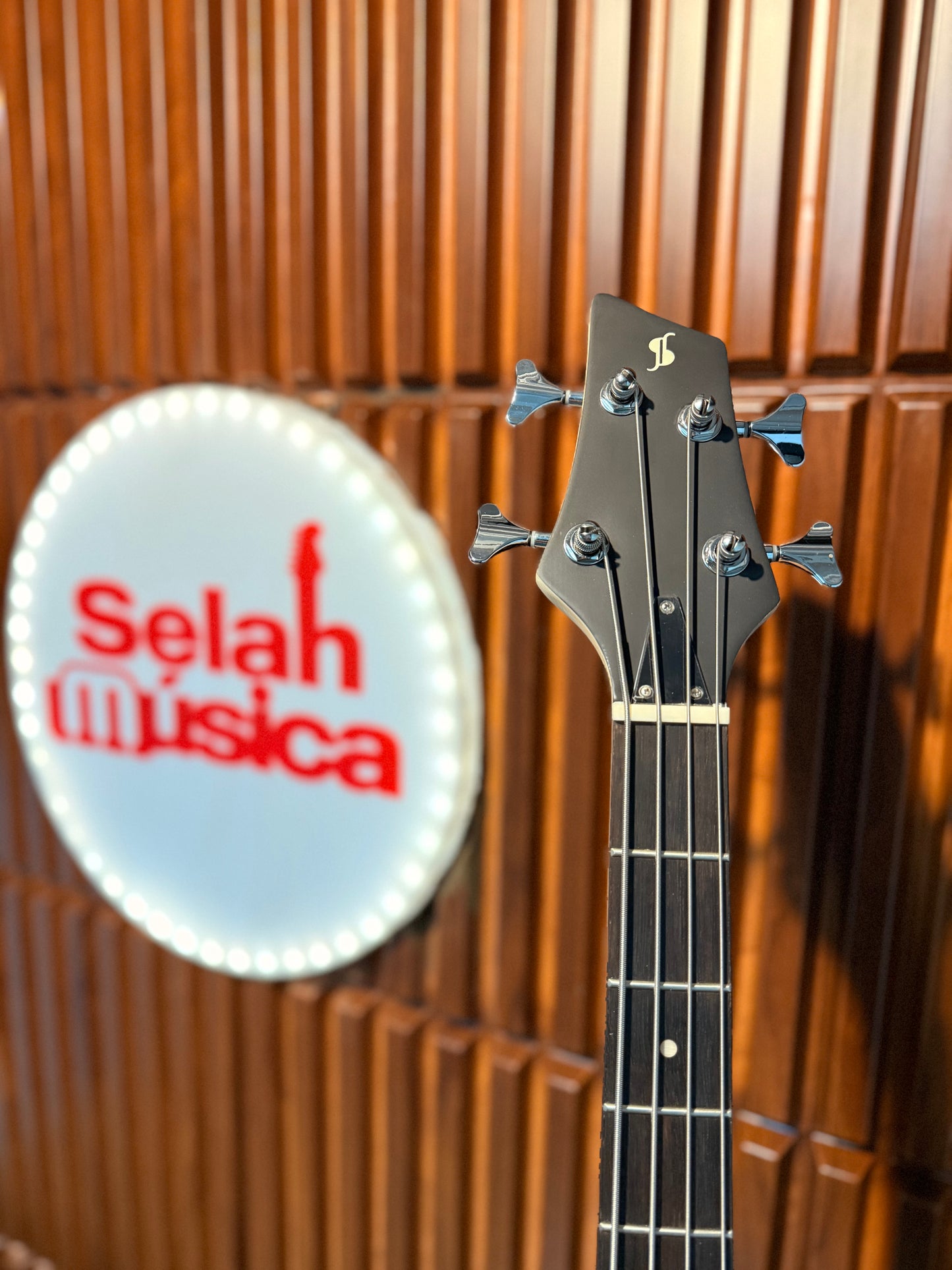 Bajo Eléctrico Stagg SBF-40 4 Cuerdas – Black