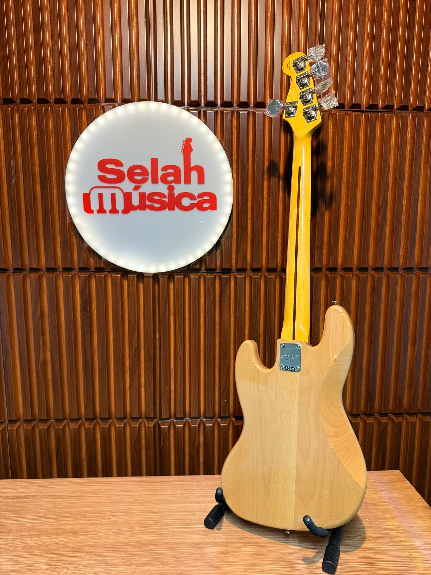 Bajo Eléctrico Squier Classic Vibe ‘70s Jazz Bass V 5 Cuerdas – Natural