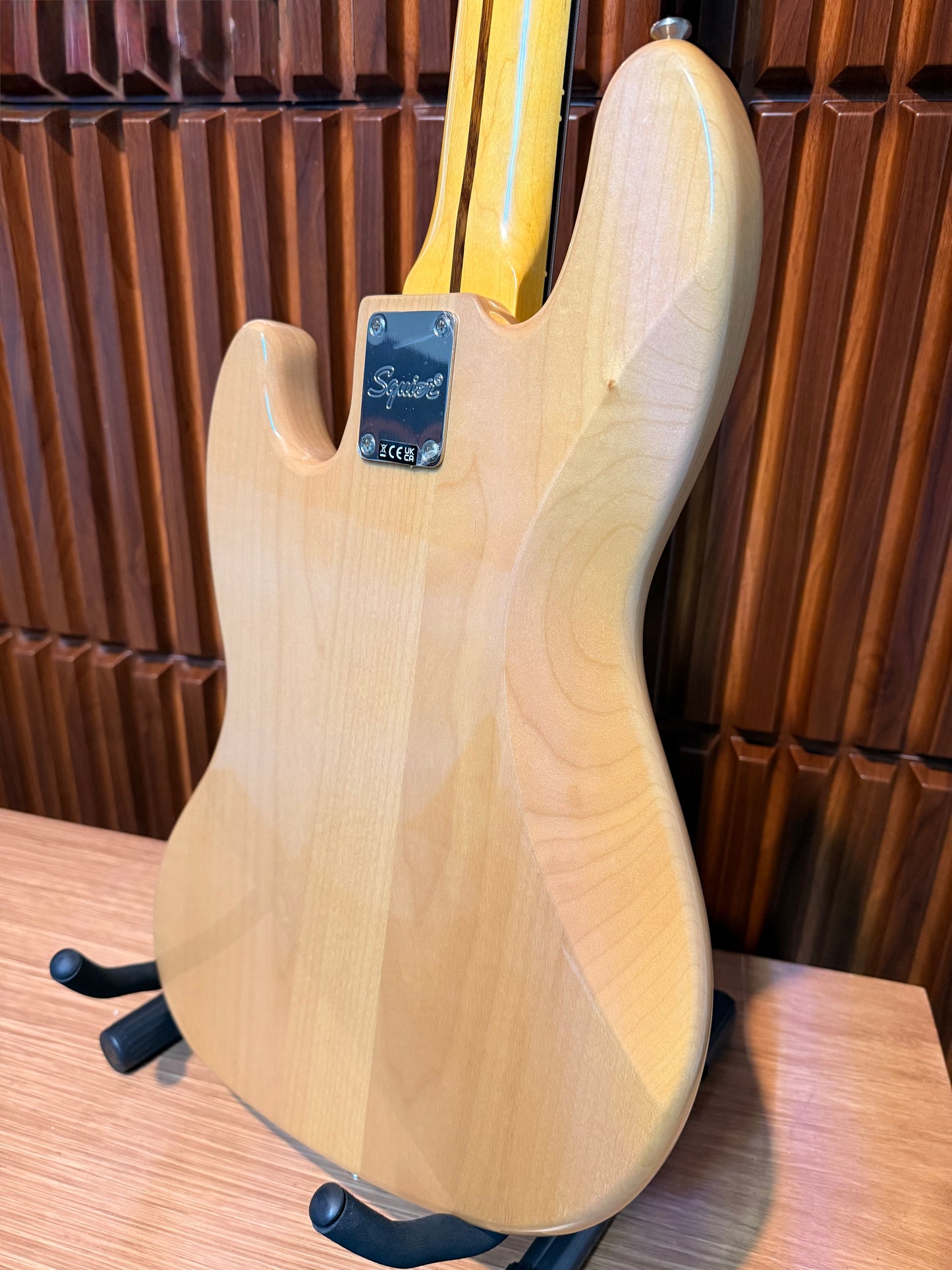 Bajo Eléctrico Squier Classic Vibe ‘70s Jazz Bass V 5 Cuerdas – Natural