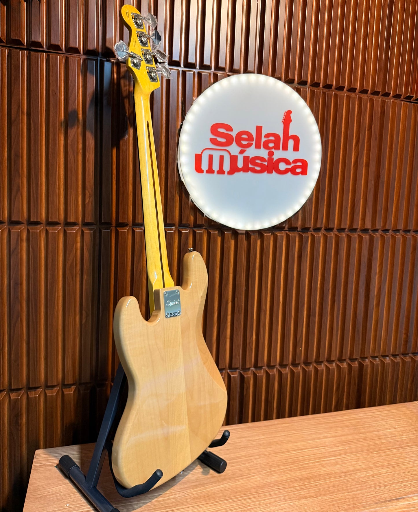 Bajo Eléctrico Squier Classic Vibe ‘70s Jazz Bass V 5 Cuerdas – Natural