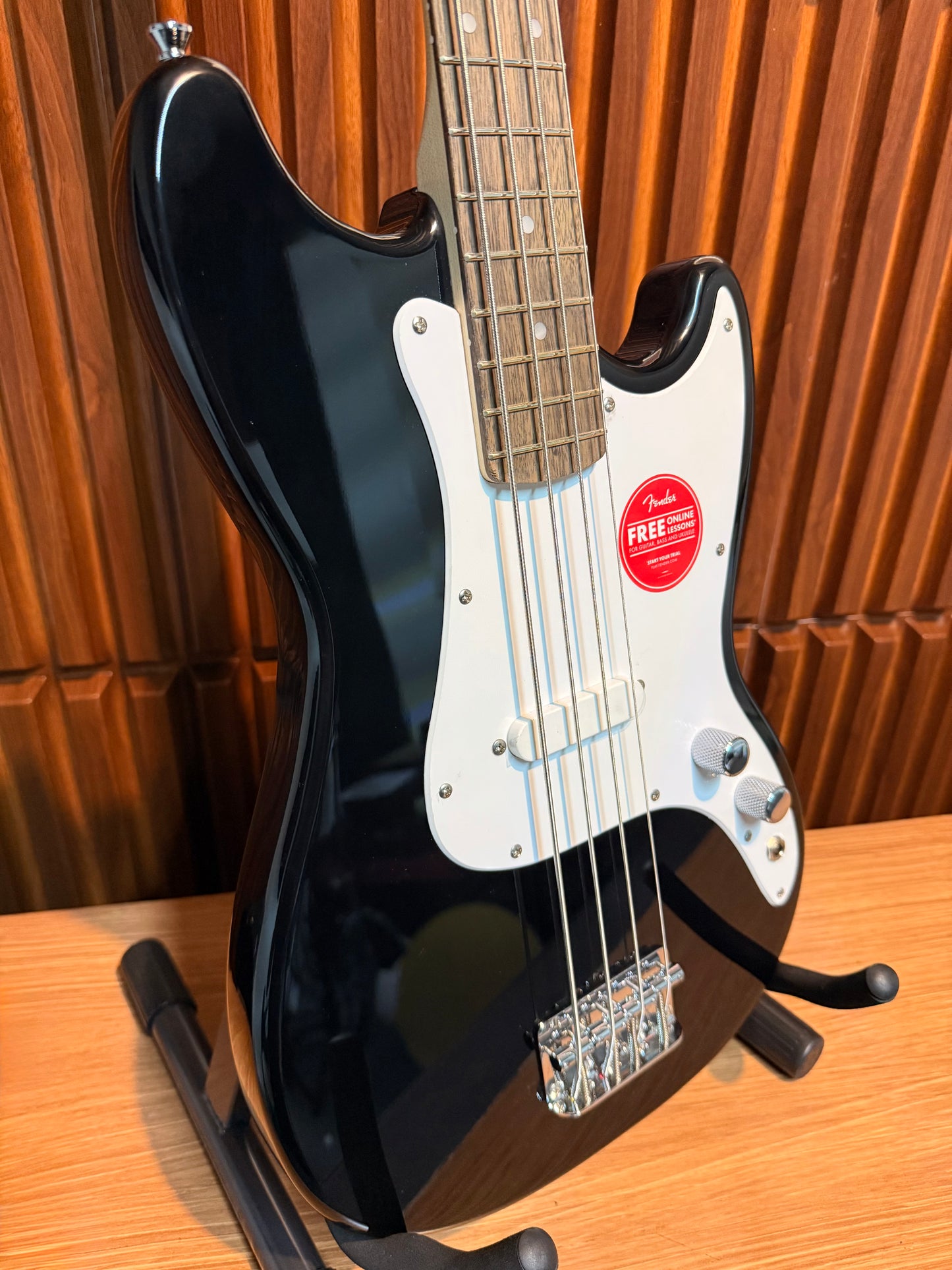 Bajo Eléctrico Squier Sonic Bronco Bass 4 Cuerdas – Black