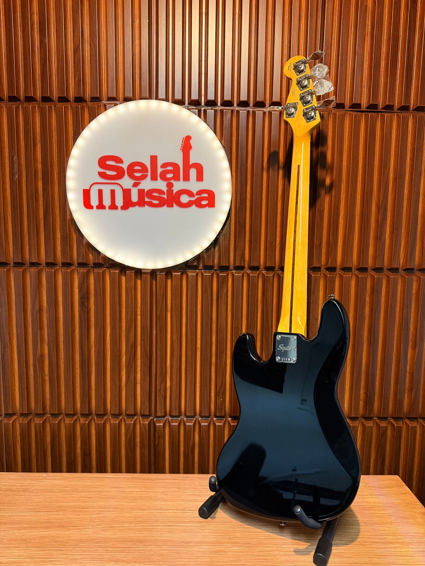 Bajo eléctrico Squier Classic Vibe ‘70s Jazz Bass V – Black
