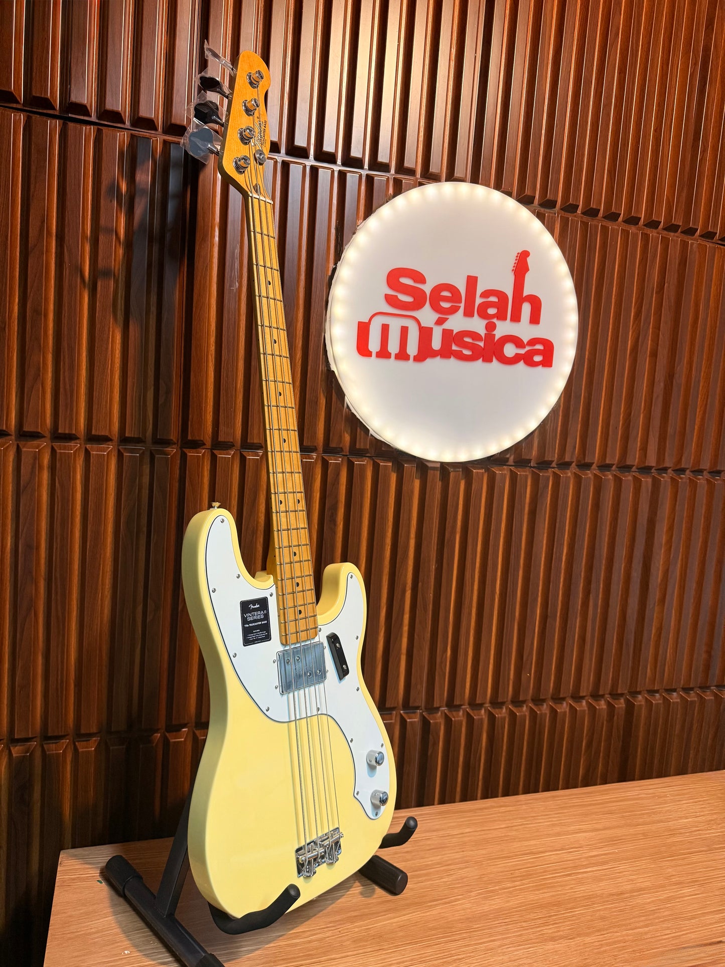 Bajo eléctrico Fender Vintera II ‘70s Telecaster Bass – Vintage Blonde