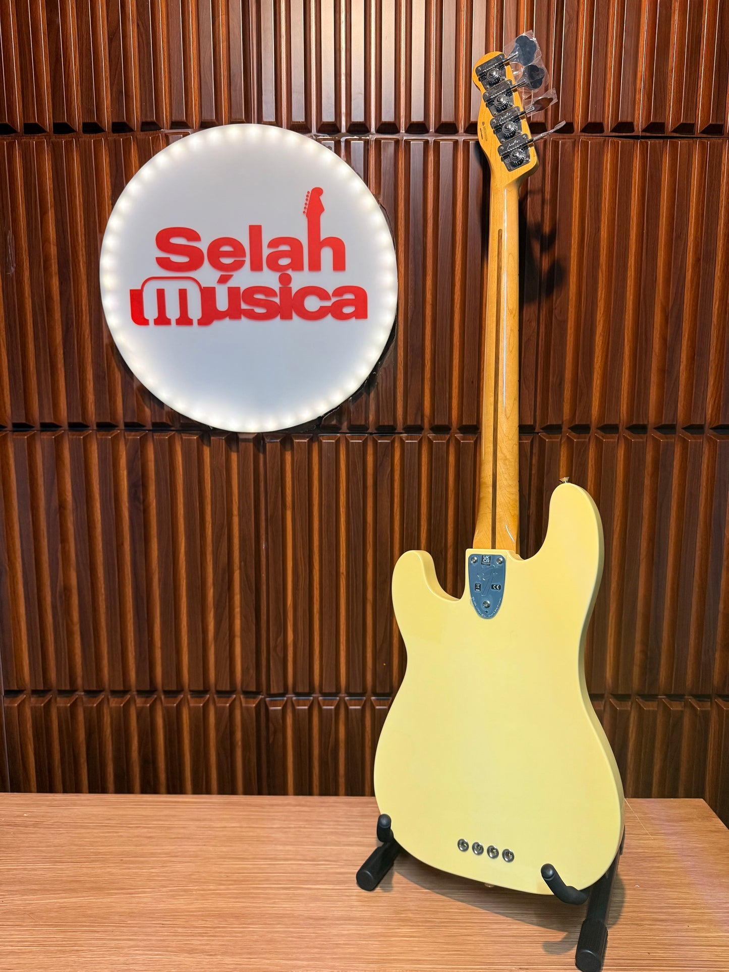 Bajo eléctrico Fender Vintera II ‘70s Telecaster Bass – Vintage Blonde