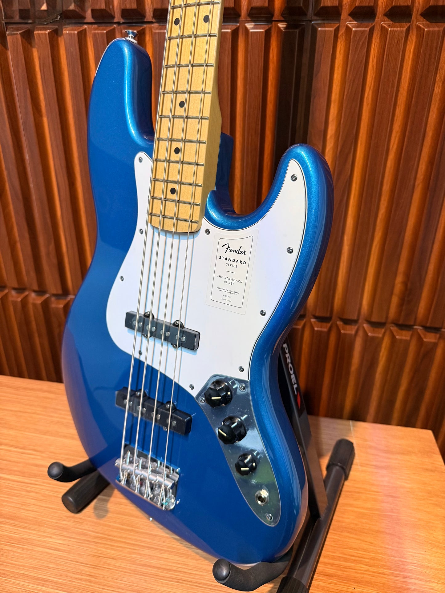 Bajo eléctrico Fender Standard Jazz Bass – Aqua Marine Metallic