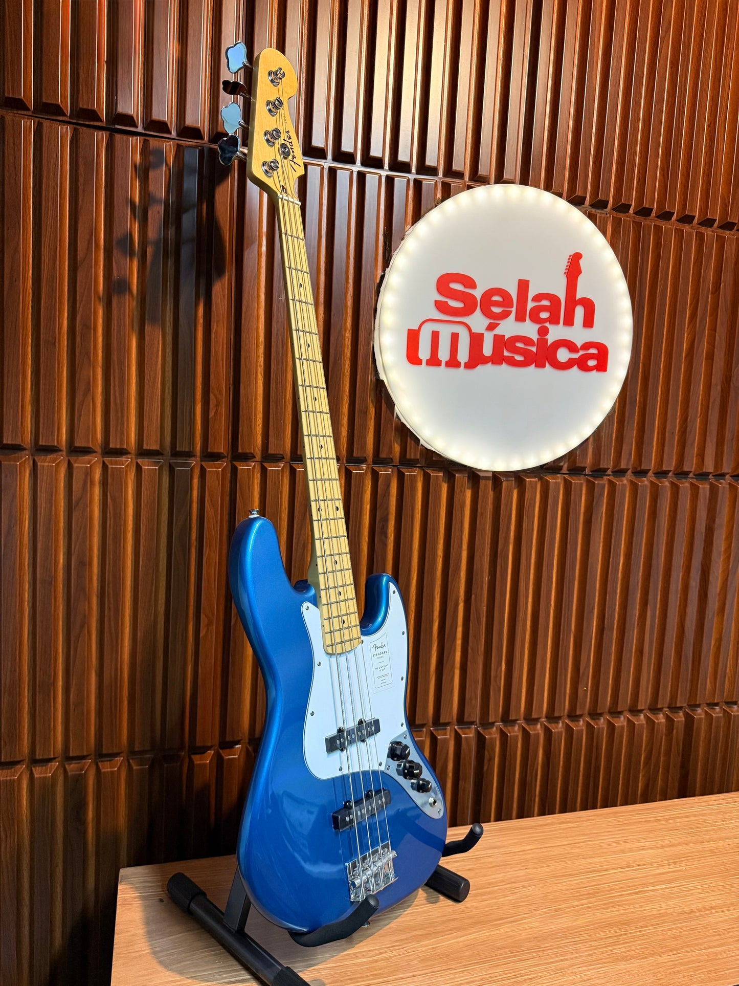 Bajo eléctrico Fender Standard Jazz Bass – Aqua Marine Metallic