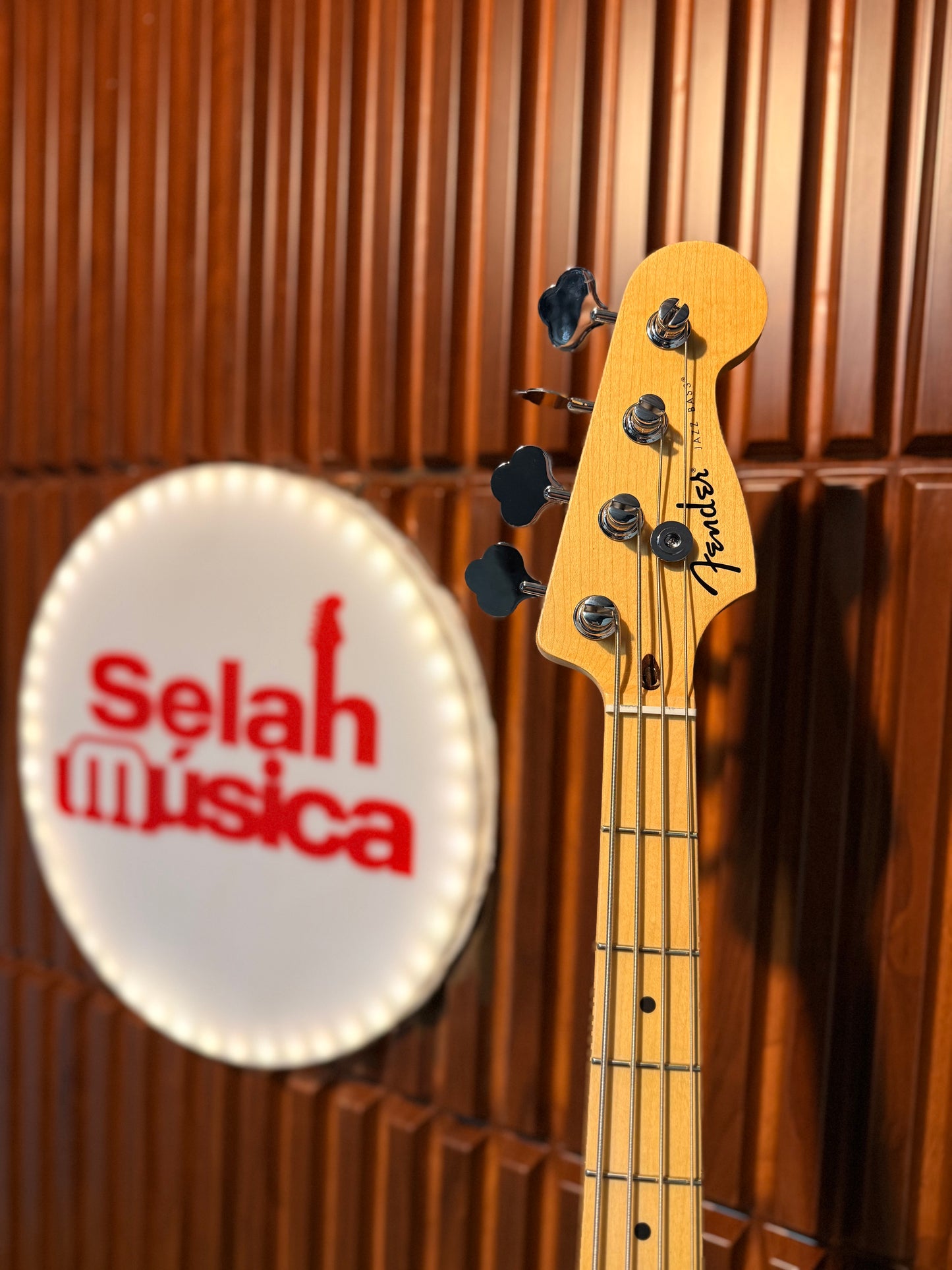 Bajo eléctrico Fender Standard Jazz Bass – Aqua Marine Metallic