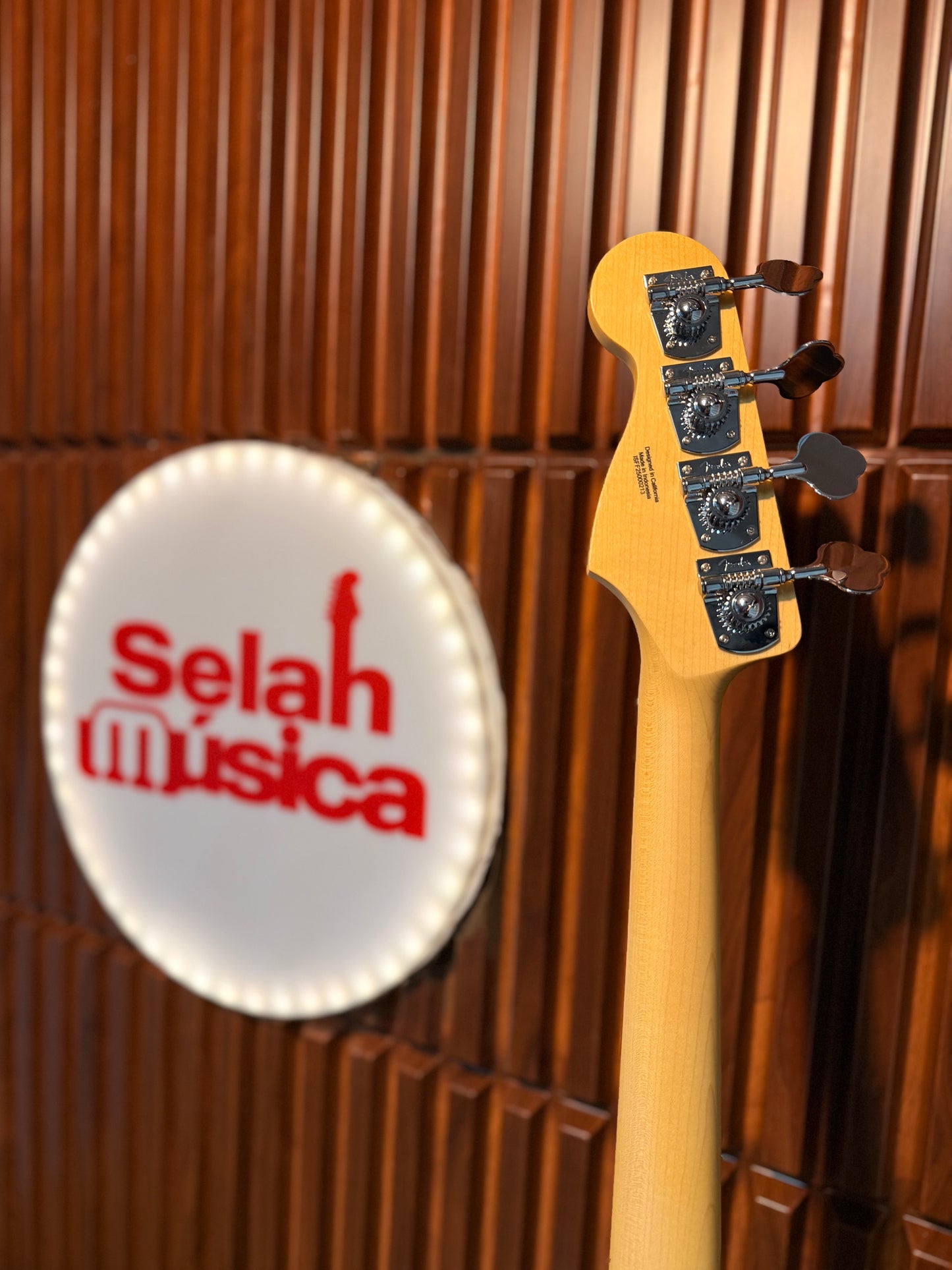 Bajo eléctrico Fender Standard Jazz Bass – Aqua Marine Metallic
