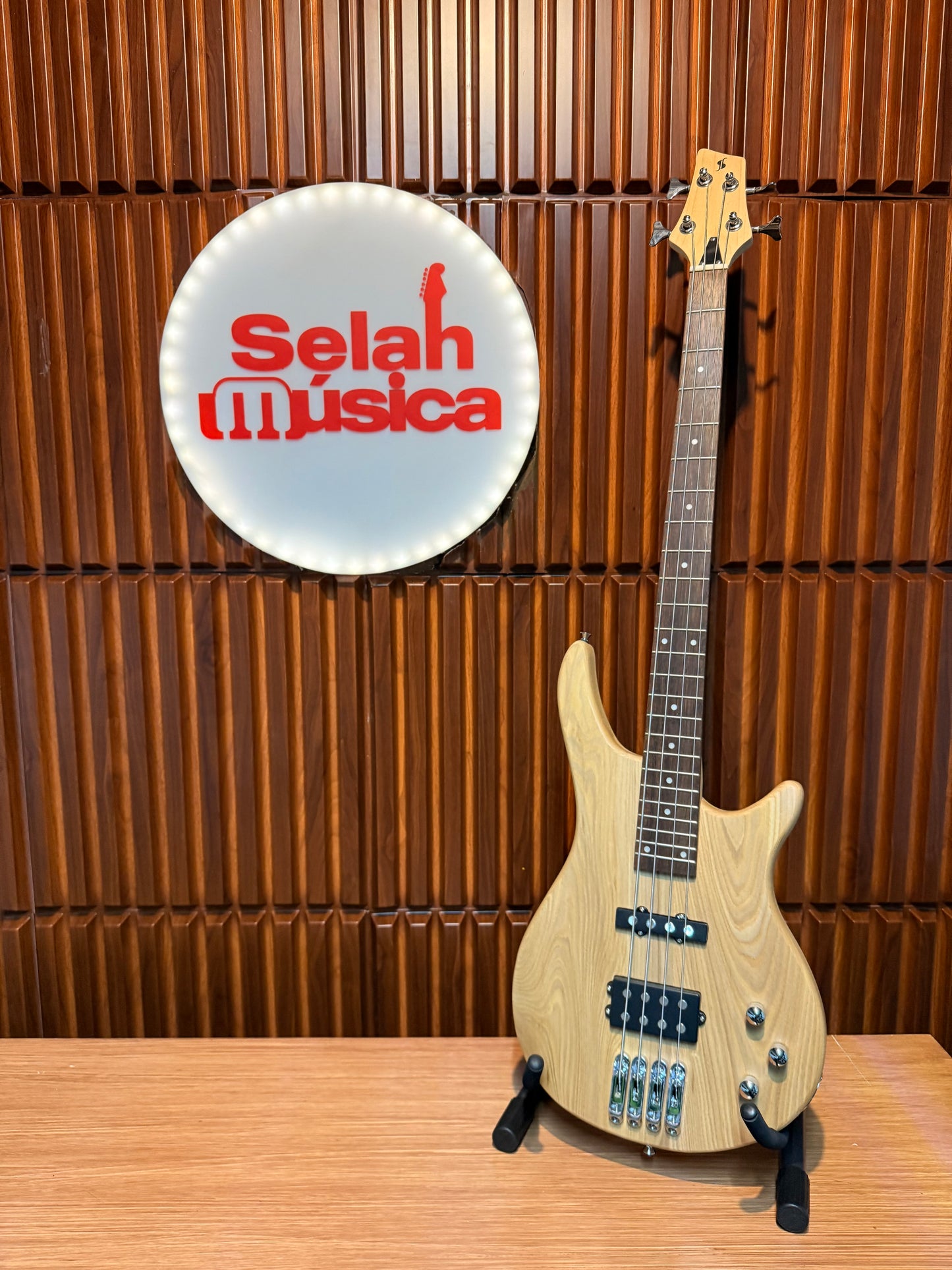 Bajo Eléctrico Stagg SBF-40 4 Cuerdas – Natural