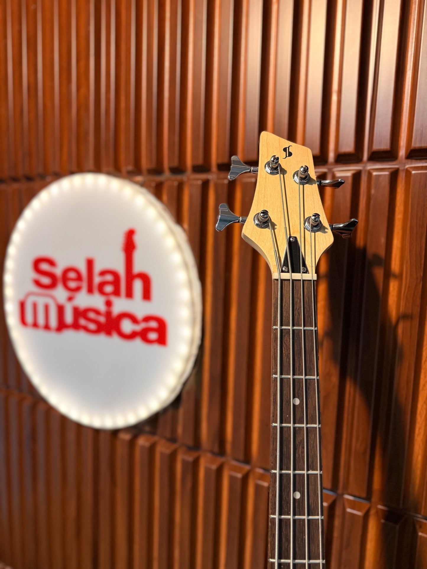 Bajo Eléctrico Stagg SBF-40 4 Cuerdas – Natural