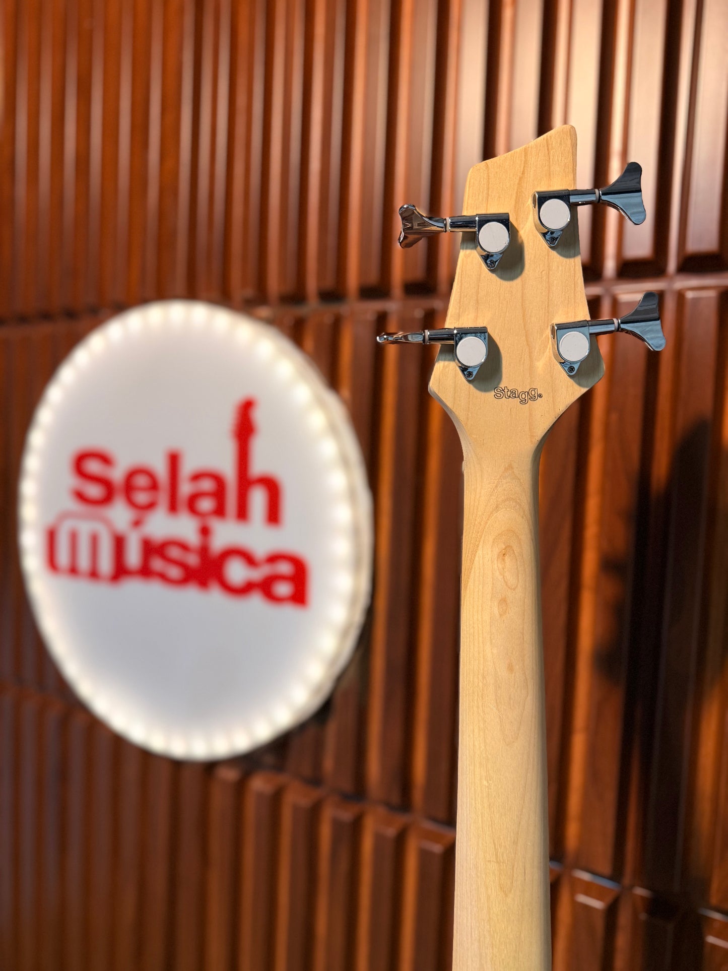 Bajo Eléctrico Stagg SBF-40 4 Cuerdas – Natural
