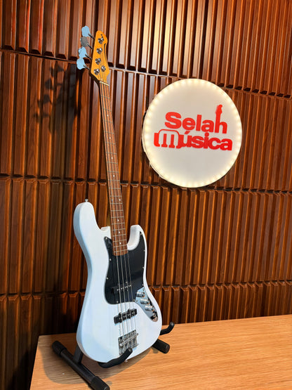 Bajo Eléctrico Stagg Standard “J” 4 Cuerdas – White Blonde