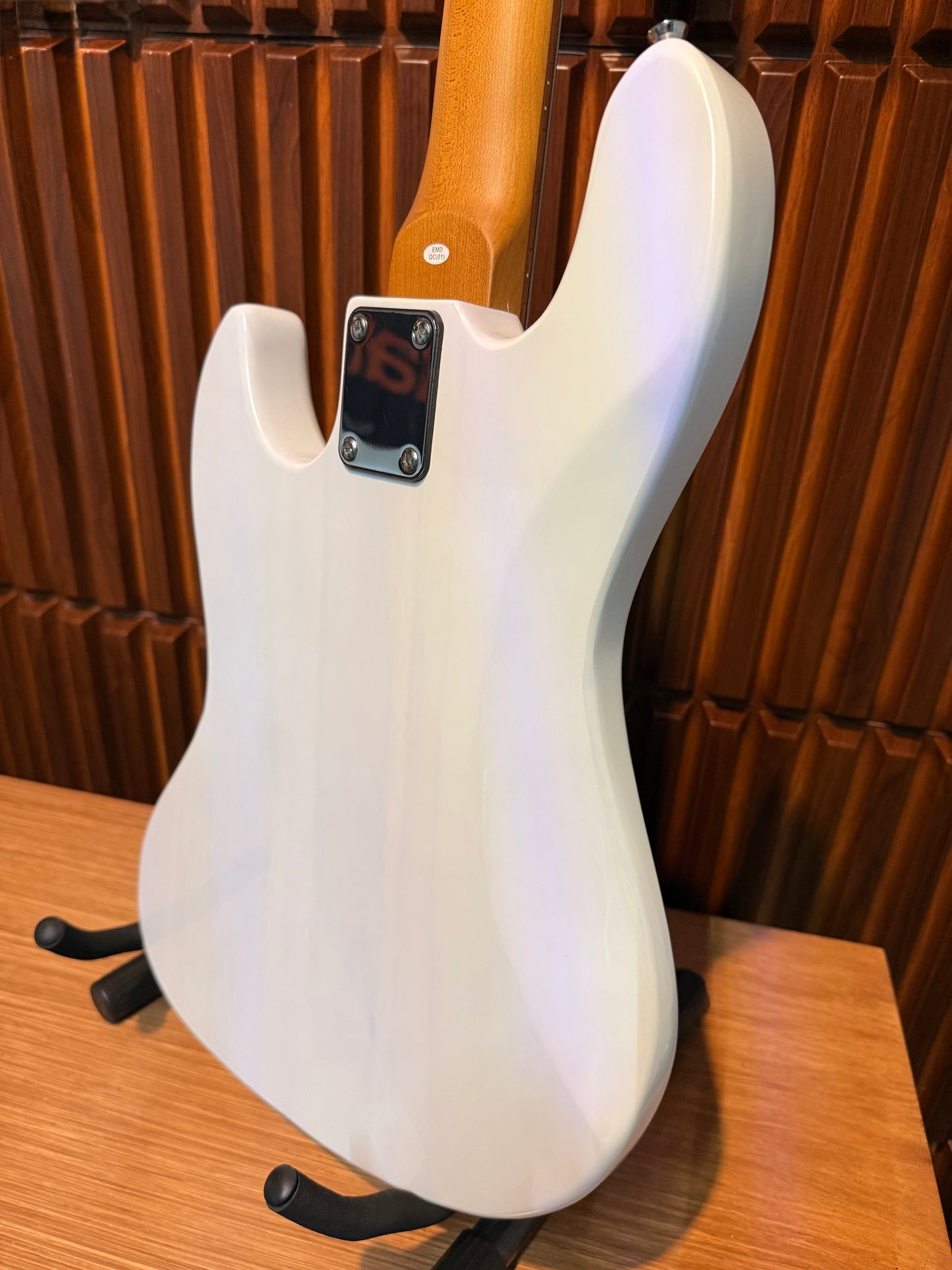 Bajo Eléctrico Stagg Standard “J” 4 Cuerdas – White Blonde