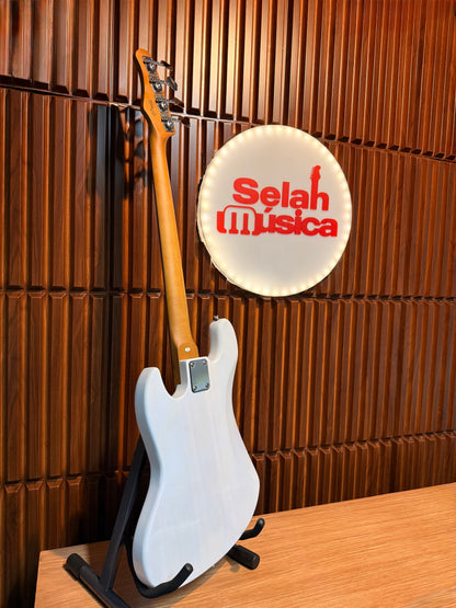 Bajo Eléctrico Stagg Standard “J” 4 Cuerdas – White Blonde