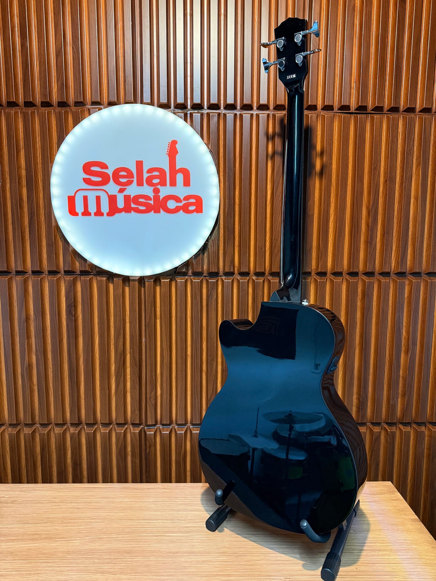 Bajo electroacústico Fender CB-60SCE – Negro
