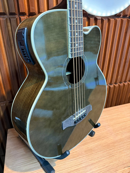 Bajo electroacústico activo La Sevillana B-1005CEQ 5 cuerdas