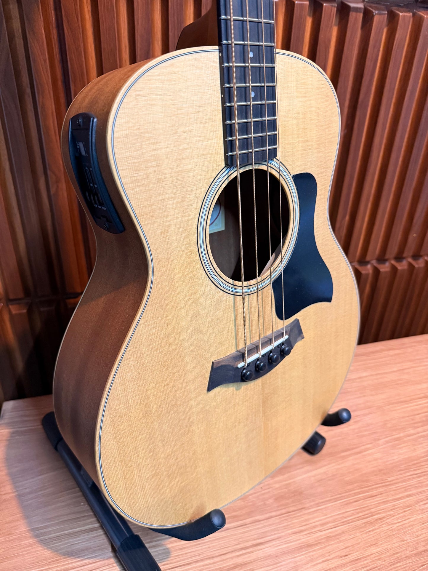 Bajo electroacústico Taylor GS Mini-e Bass