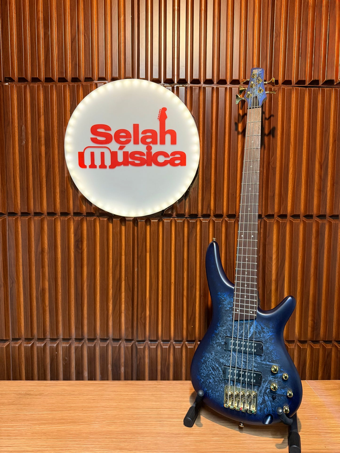 Bajo eléctrico Ibanez SR305EDXCZM 5 cuerdas – Azul Texturizado Mate