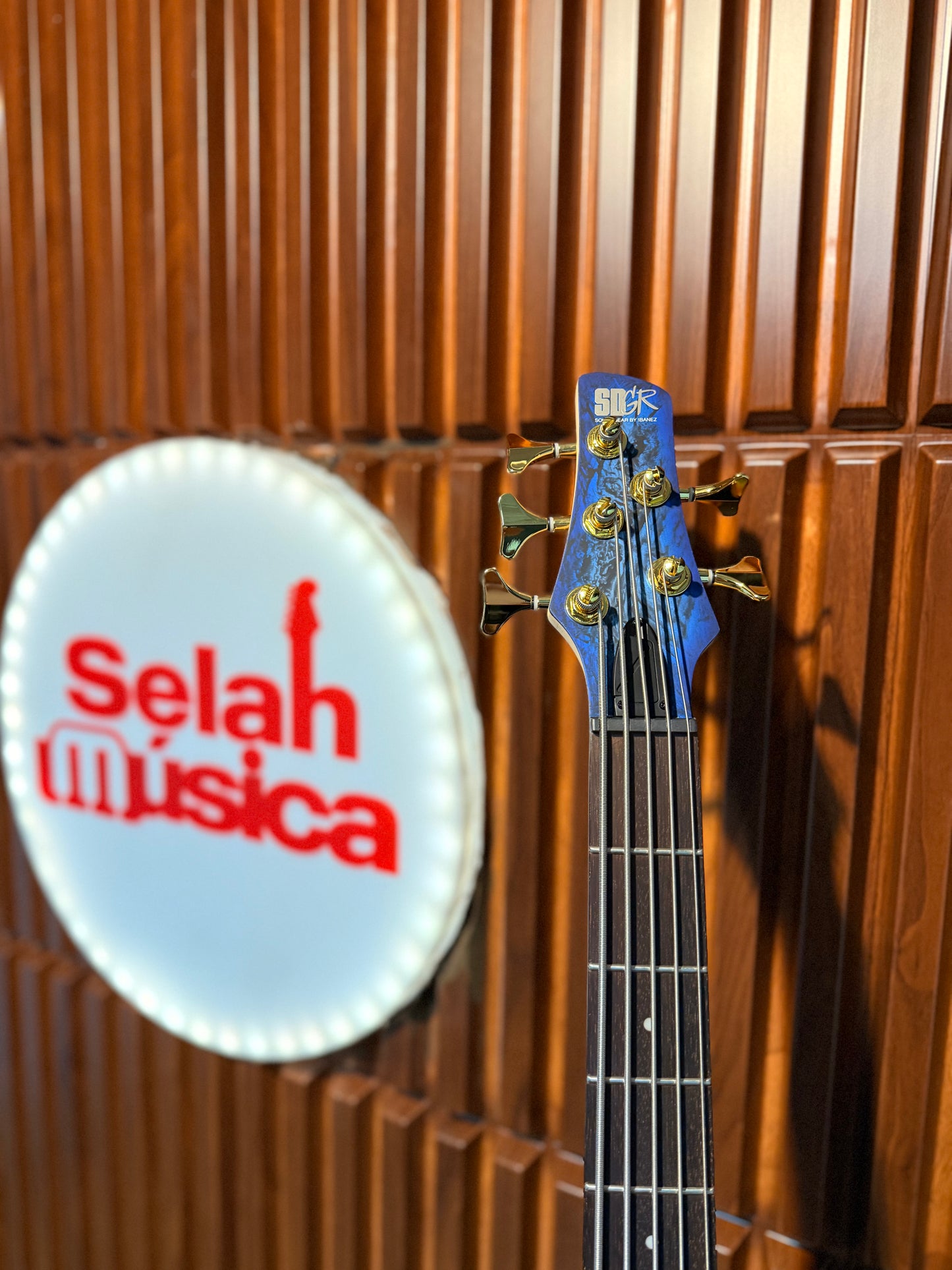 Bajo eléctrico Ibanez SR305EDXCZM 5 cuerdas – Azul Texturizado Mate