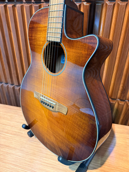 Guitarra electroacústica Ibanez AEG70 – Violín Vintage
