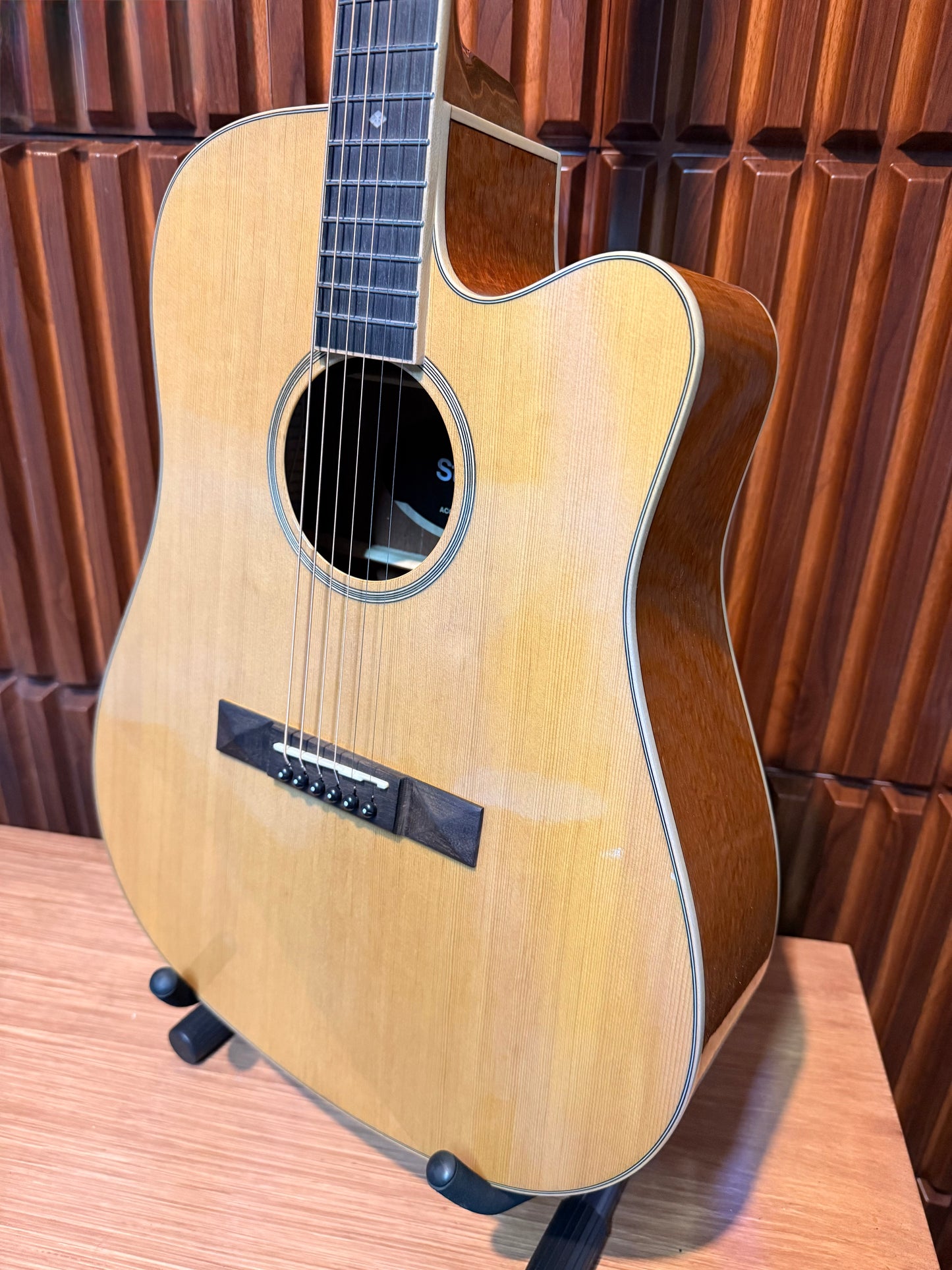 Guitarra electroacústica Stagg SA45-DCE-LW – Natural
