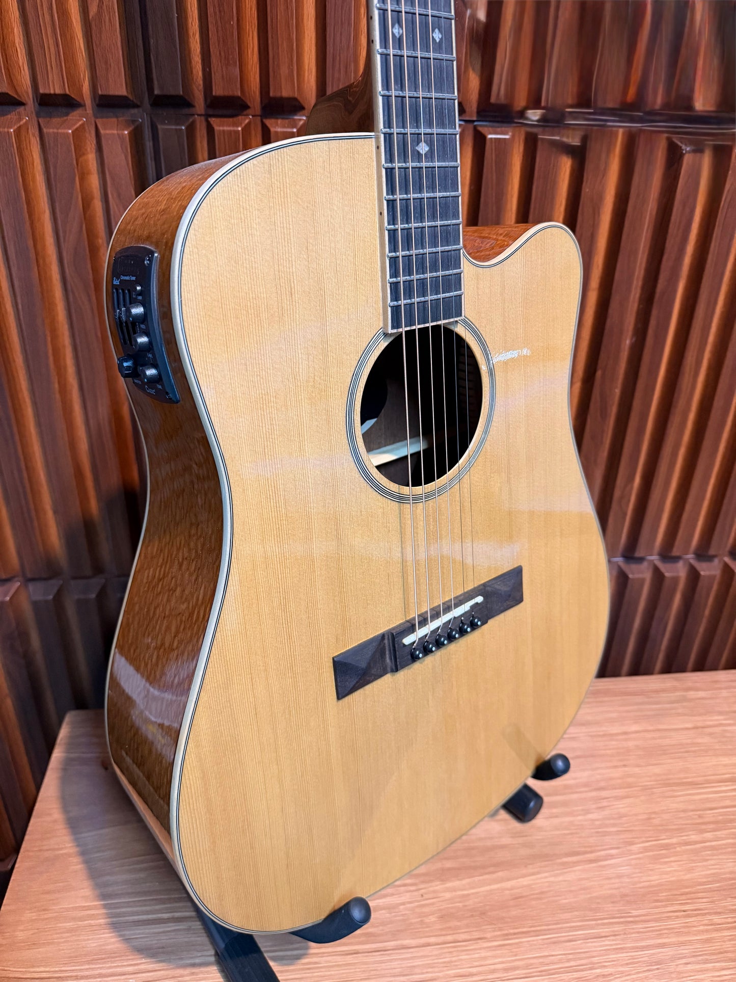 Guitarra electroacústica Stagg SA45-DCE-LW – Natural