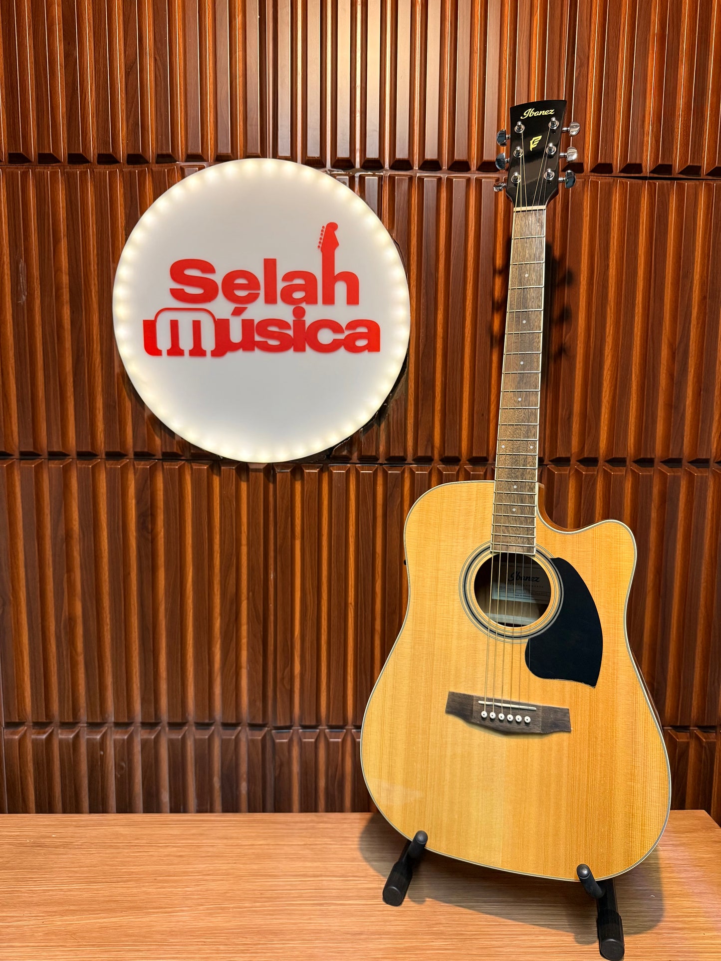 Guitarra electroacústica Ibanez PF15ECE-NT – Natural