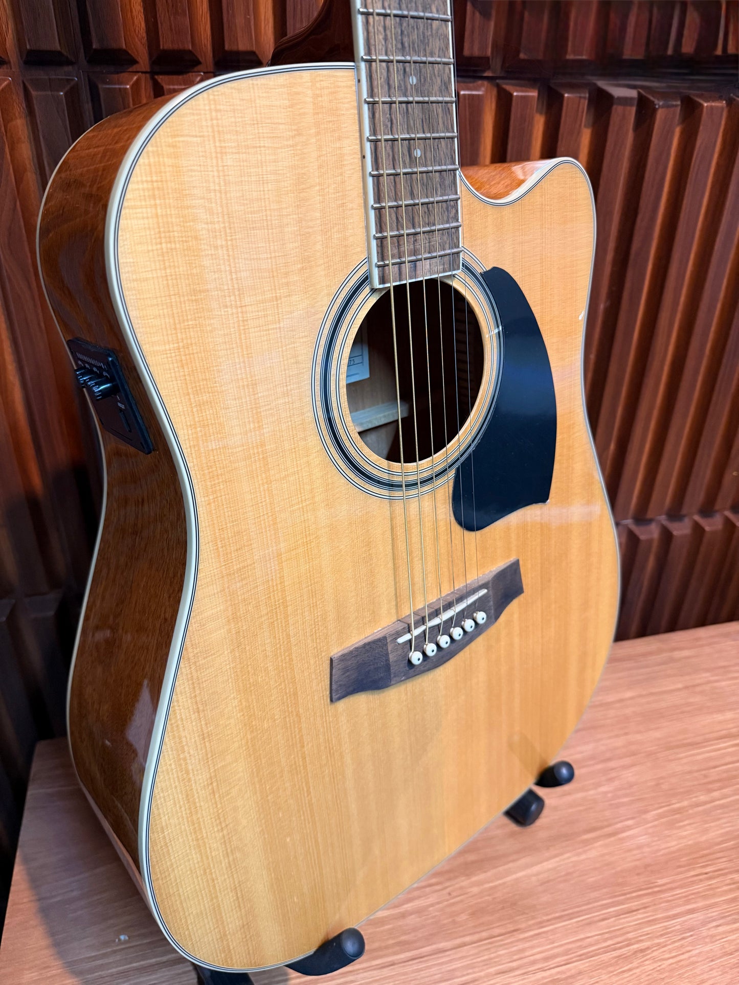 Guitarra electroacústica Ibanez PF15ECE-NT – Natural