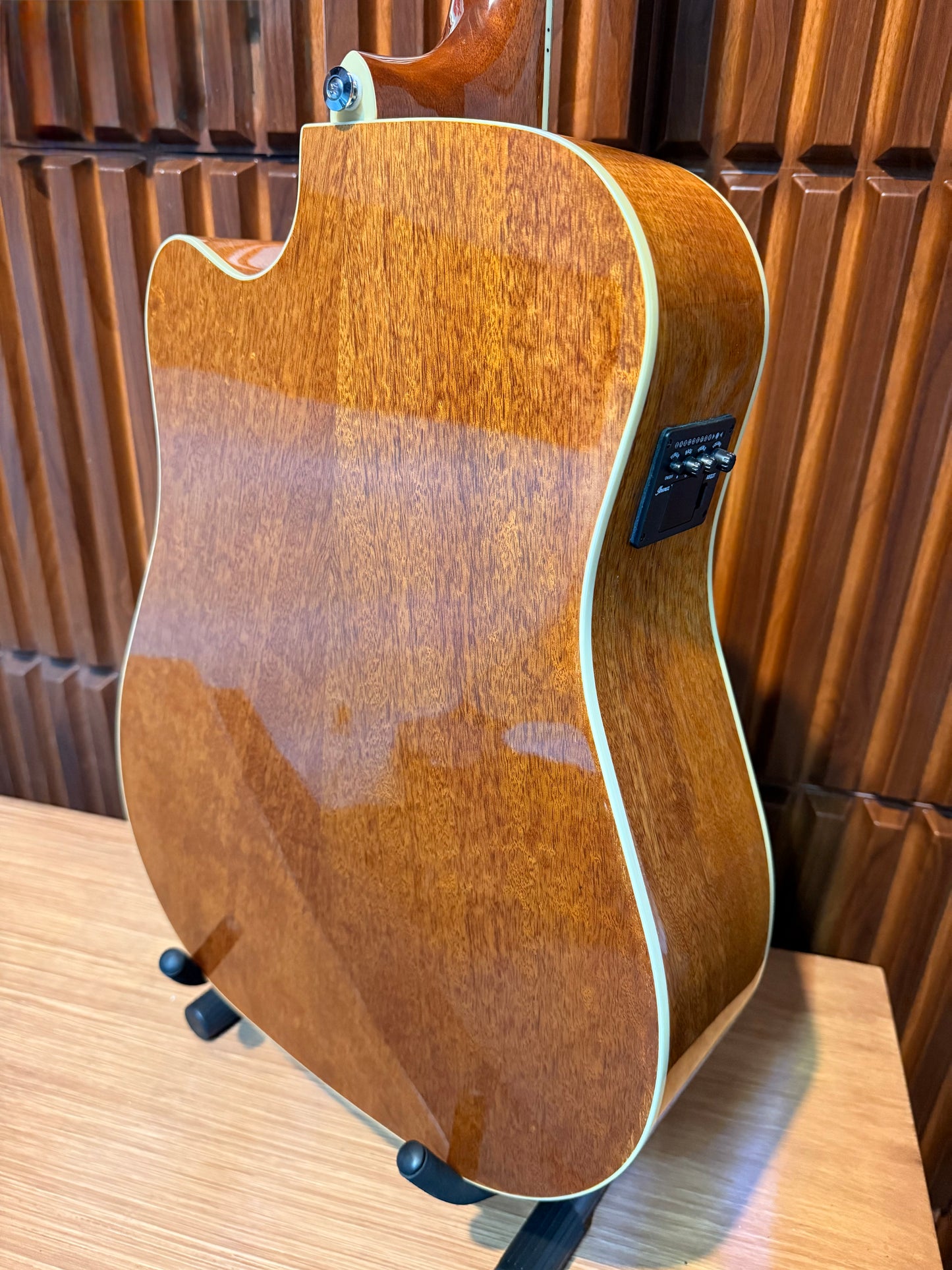 Guitarra electroacústica Ibanez PF15ECE-NT – Natural