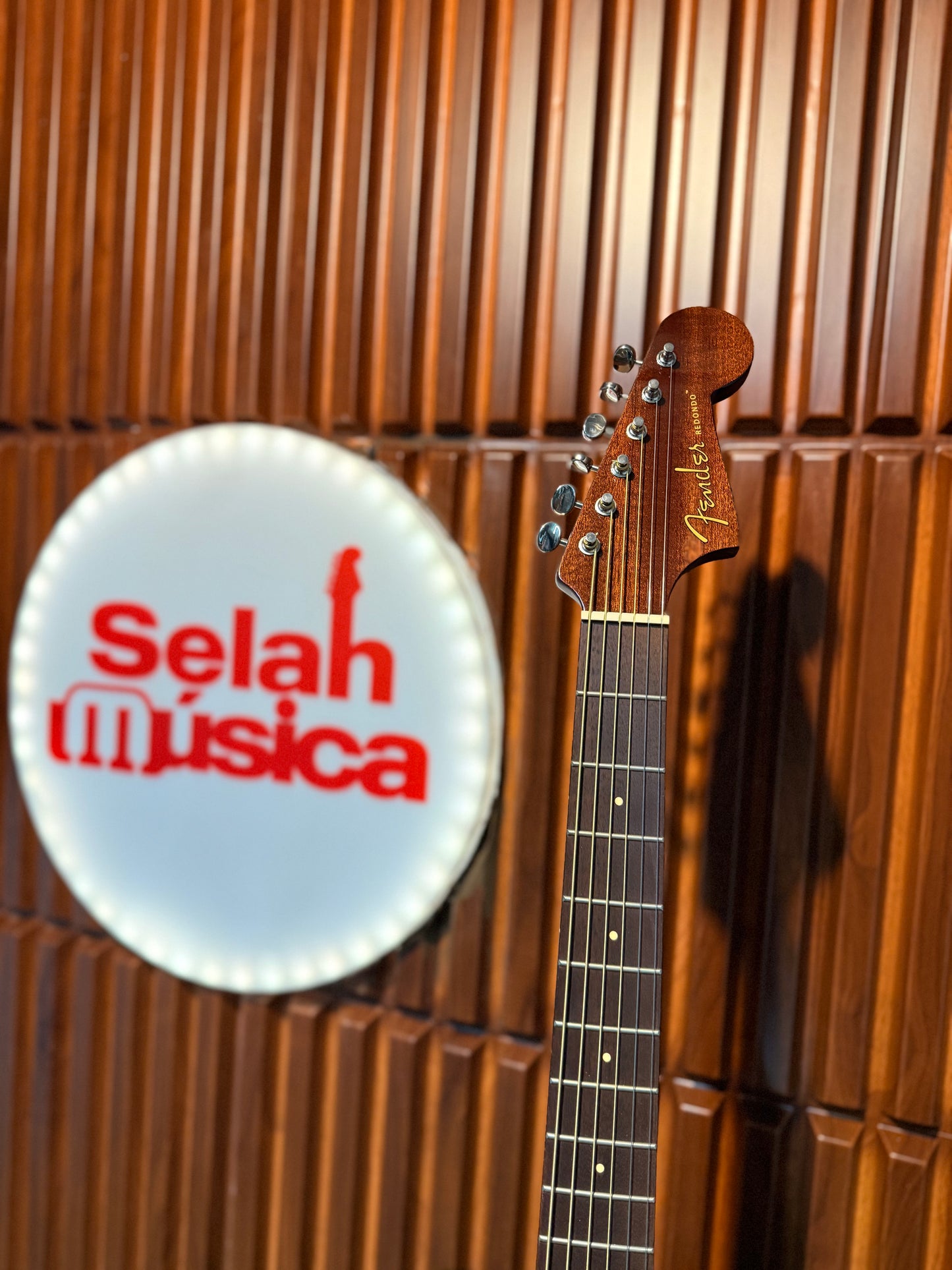 Guitarra electroacústica Fender Redondo Player – Natural