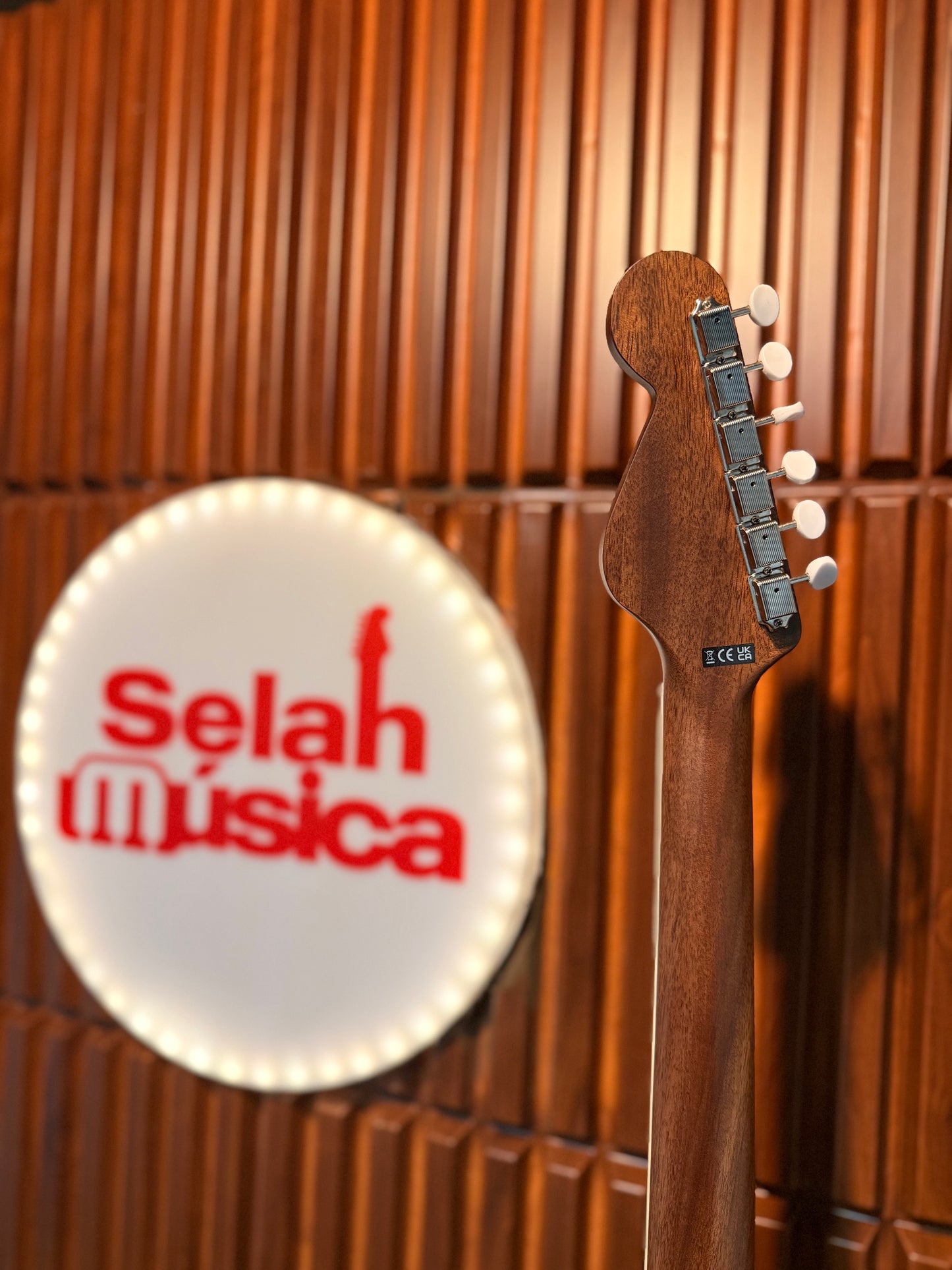Guitarra electroacústica Fender King Vintage – Aged Natural