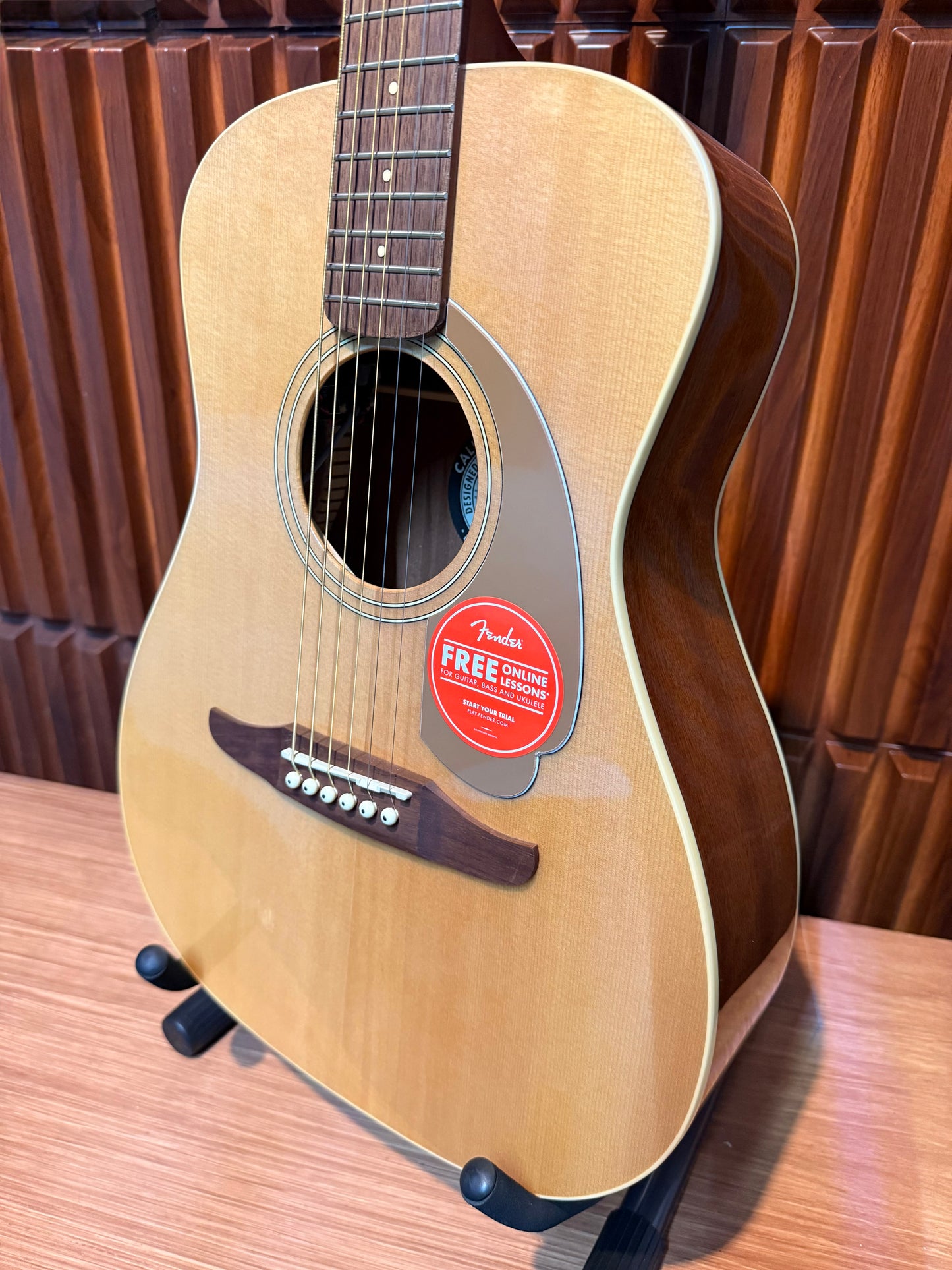 Guitarra electroacústica Fender Malibu Player – Natural