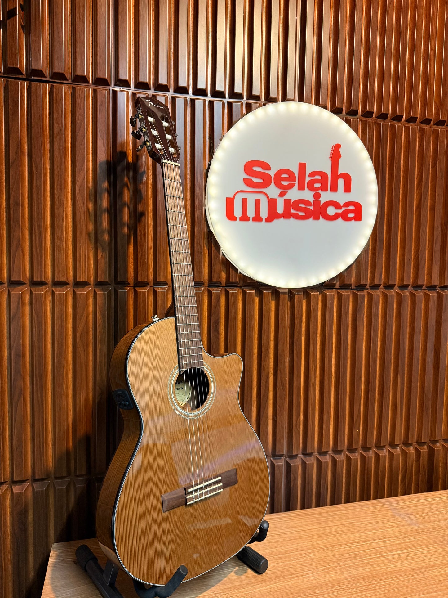 Guitarra electroacústica Fender CN-140SCE Nylon Thinline – Natural