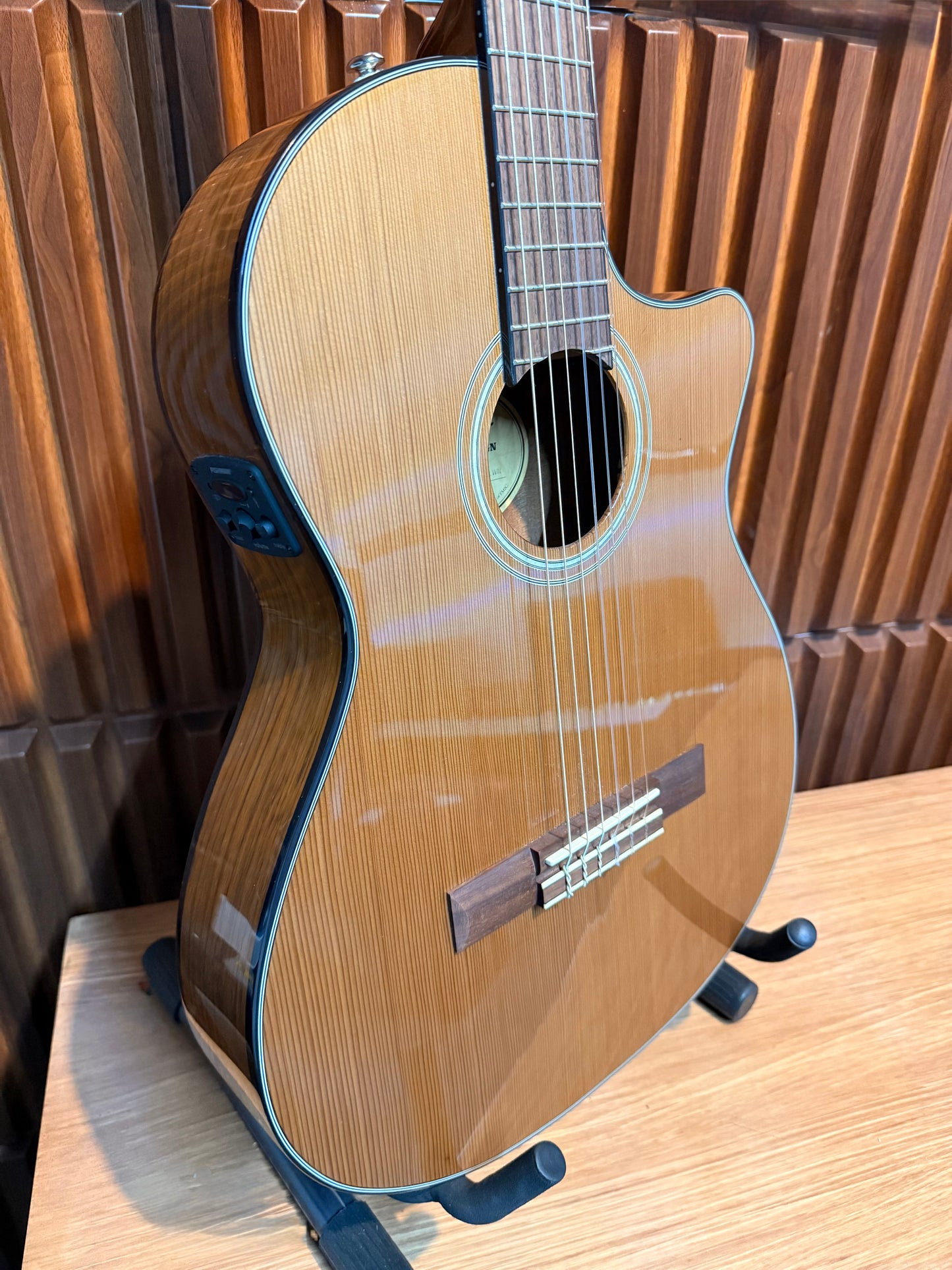 Guitarra electroacústica Fender CN-140SCE Nylon Thinline – Natural