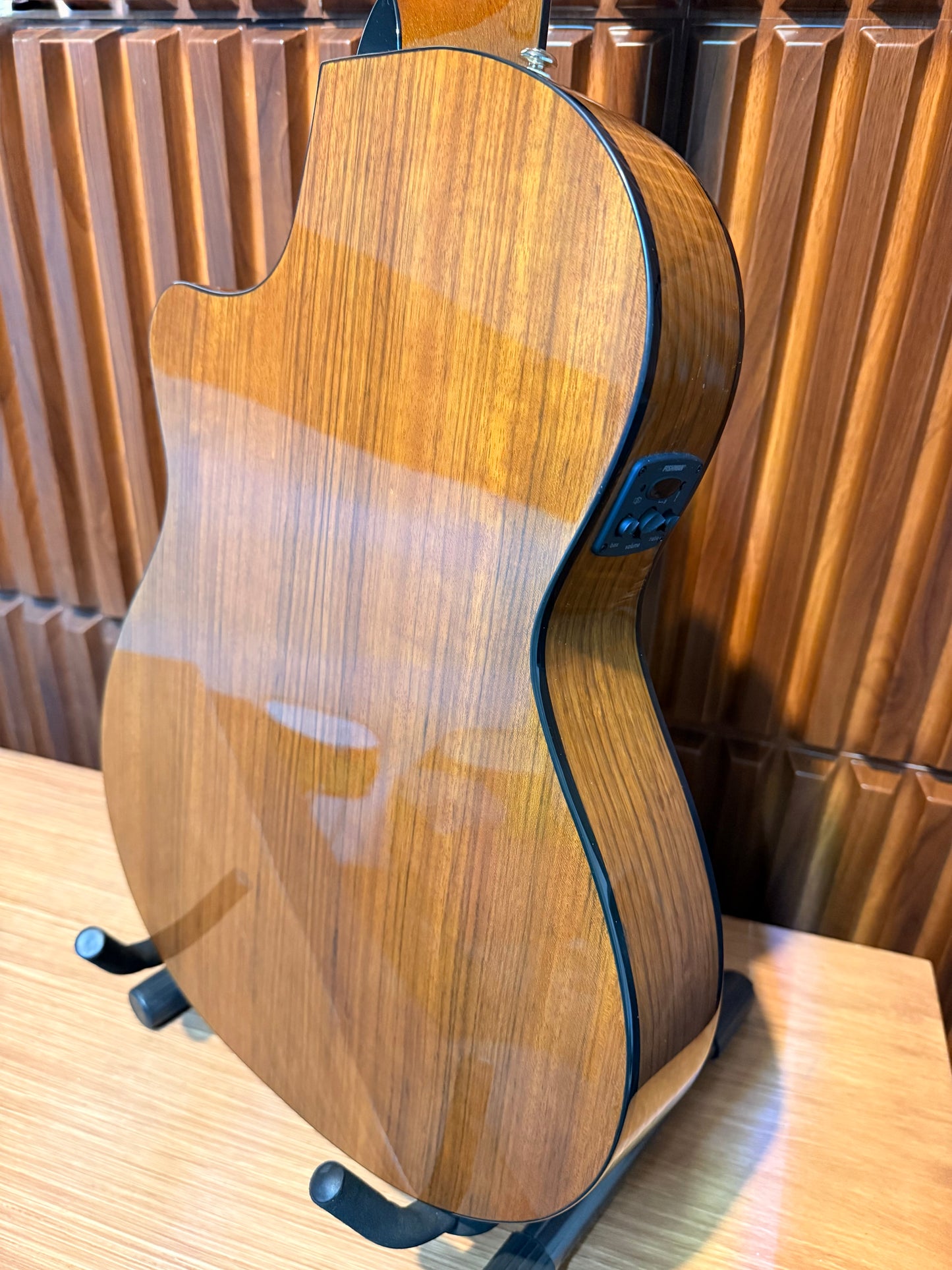 Guitarra electroacústica Fender CN-140SCE Nylon Thinline – Natural