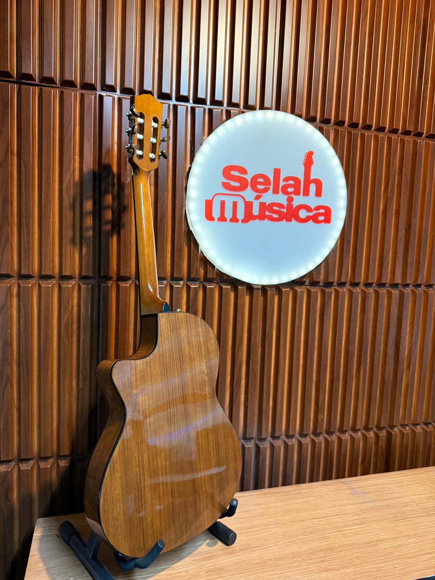Guitarra electroacústica Fender CN-140SCE Nylon Thinline – Natural