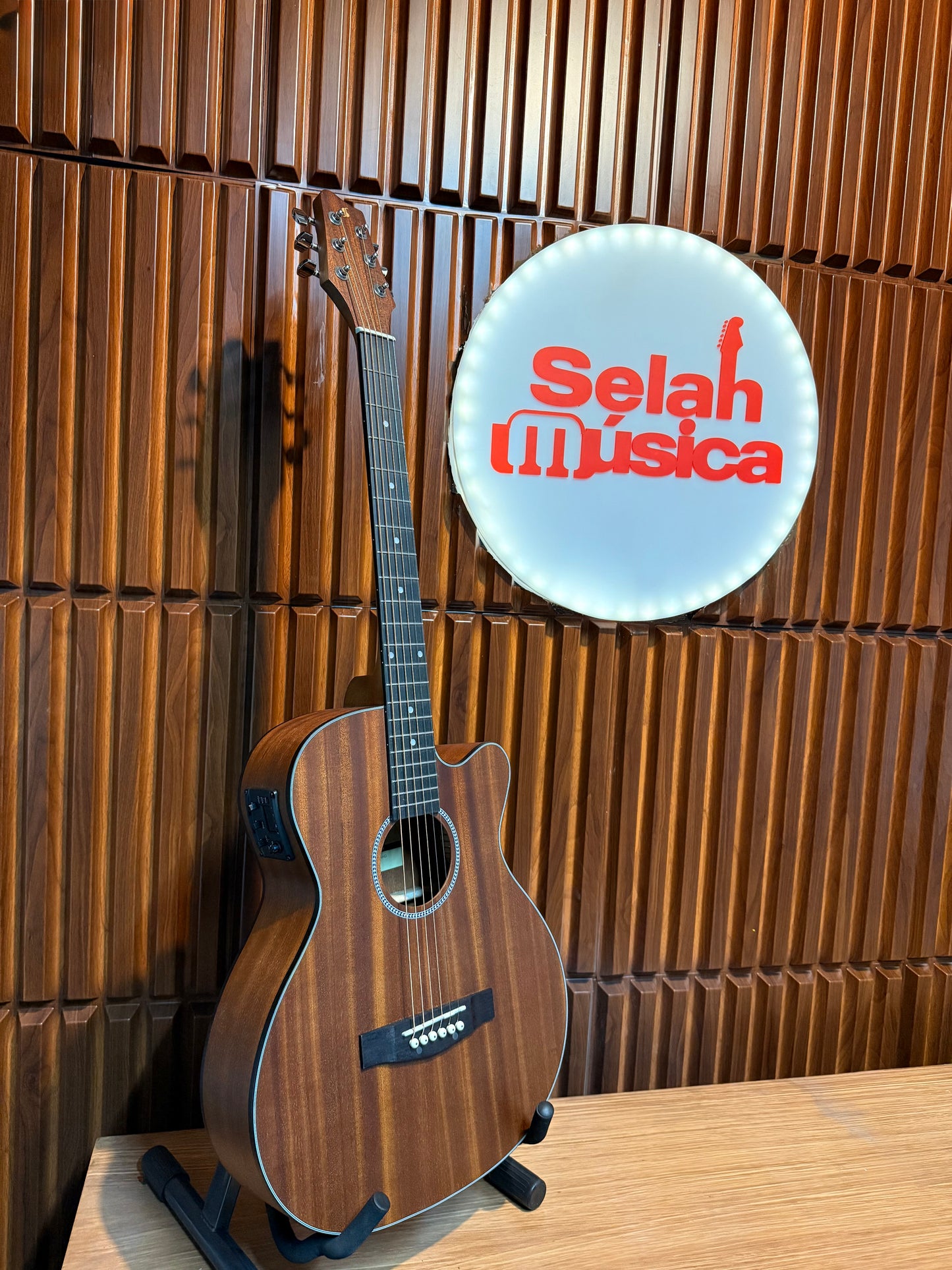 Guitarra electroacústica Stagg SA25-ACE-MAHO – Caoba