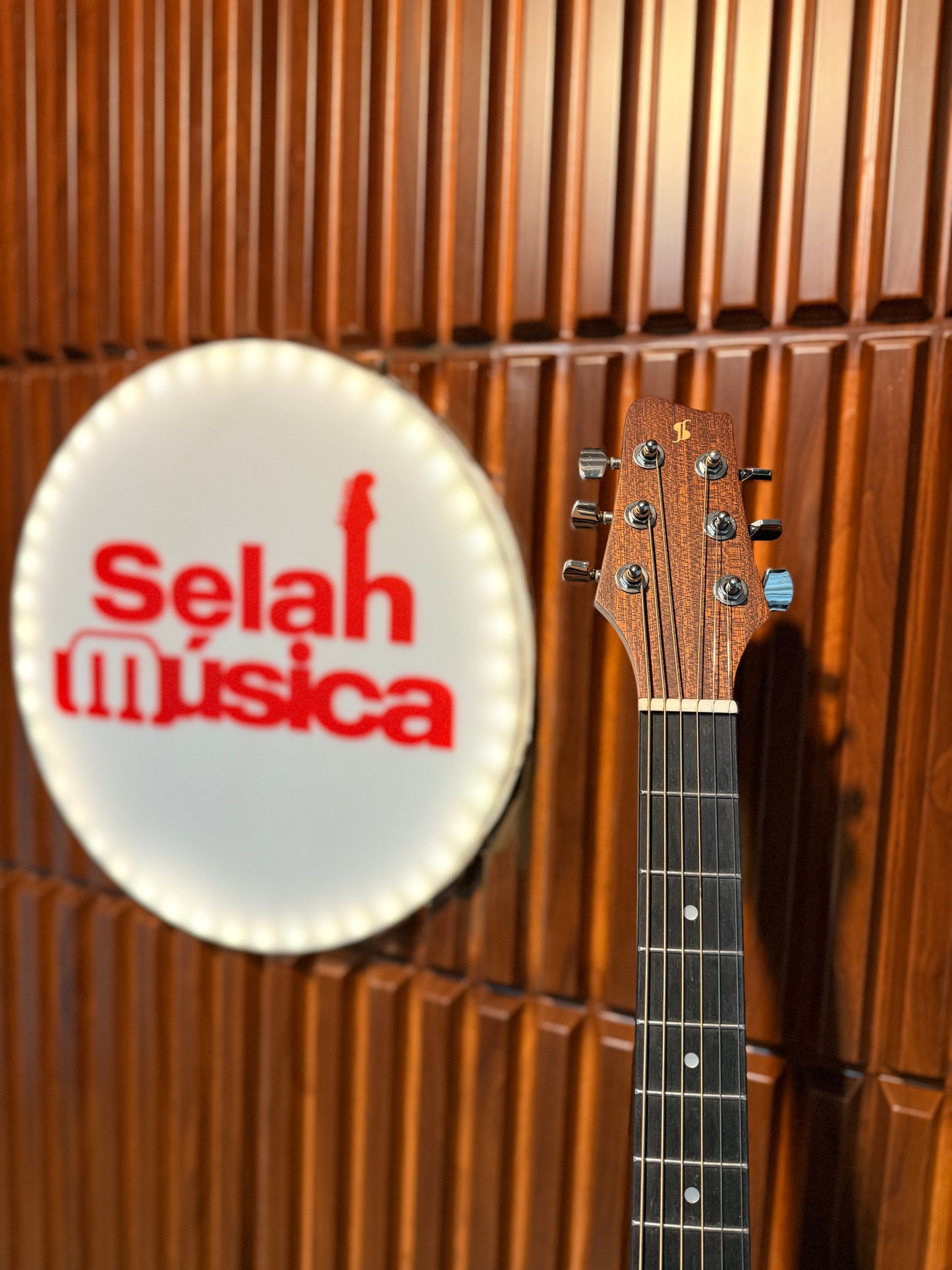 Guitarra electroacústica Stagg SA25-ACE-MAHO – Caoba